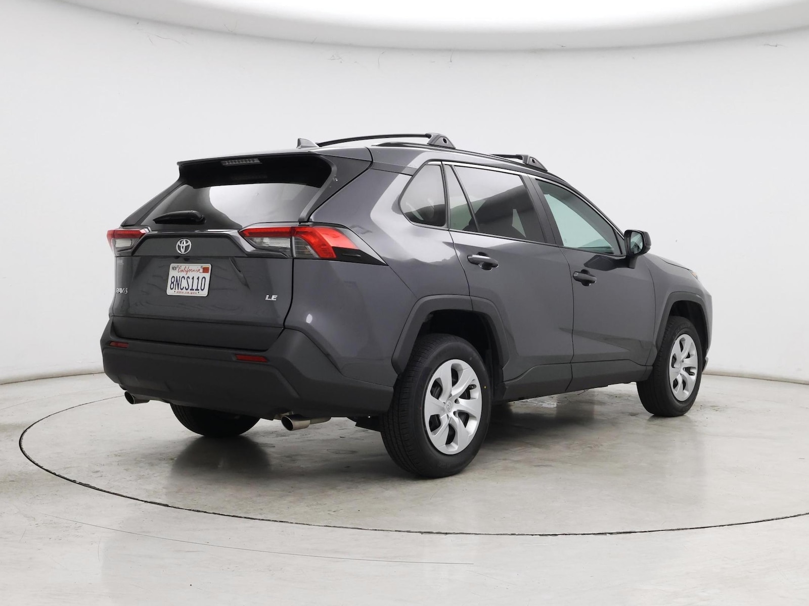 2020 Toyota RAV4 LE - Photo 9