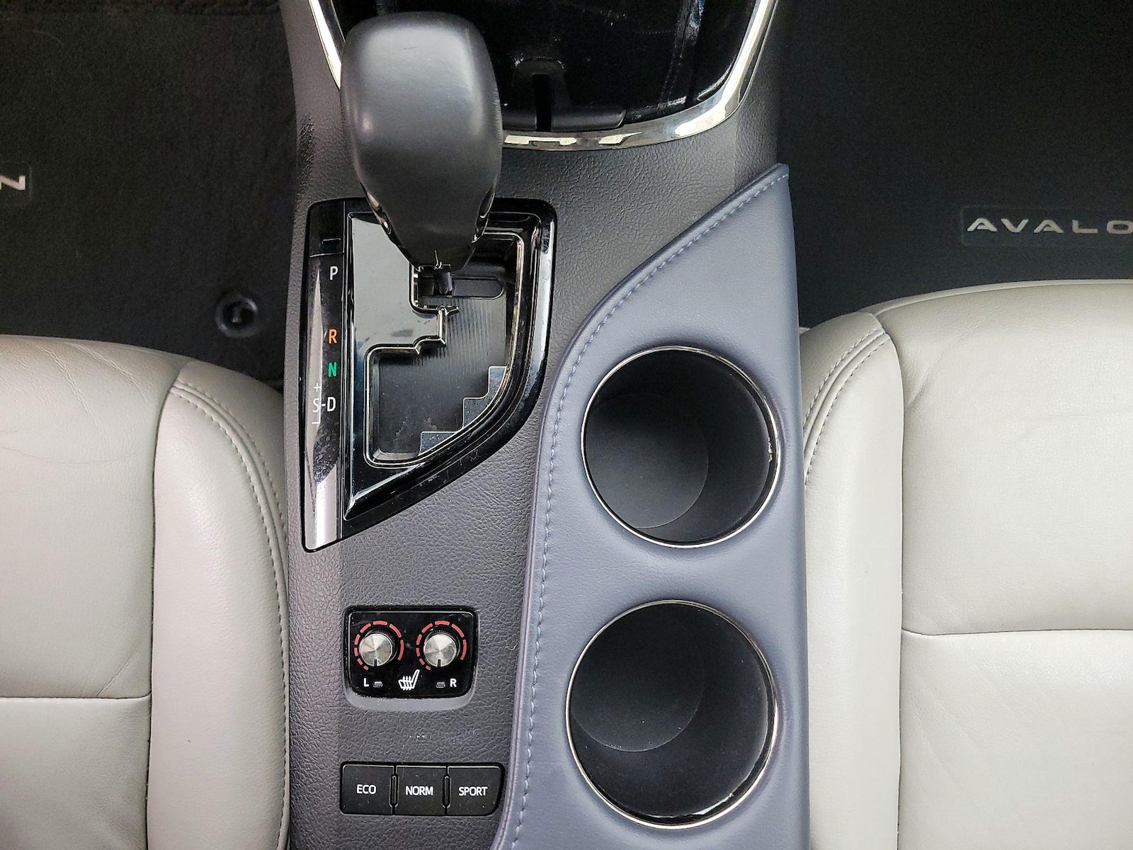 2014 Toyota Avalon XLE Premium - Photo 19