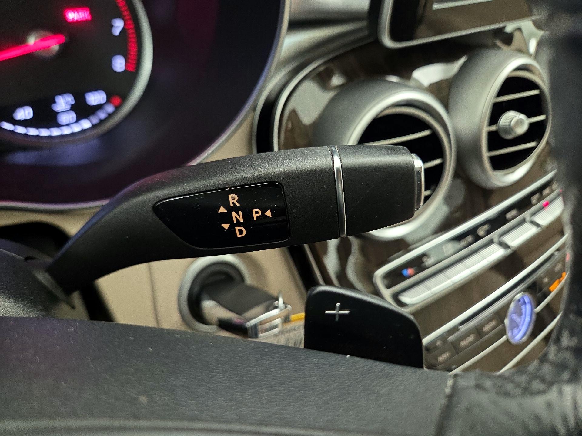 Thumbnail: 2016 Mercedes-Benz C-Class - 18