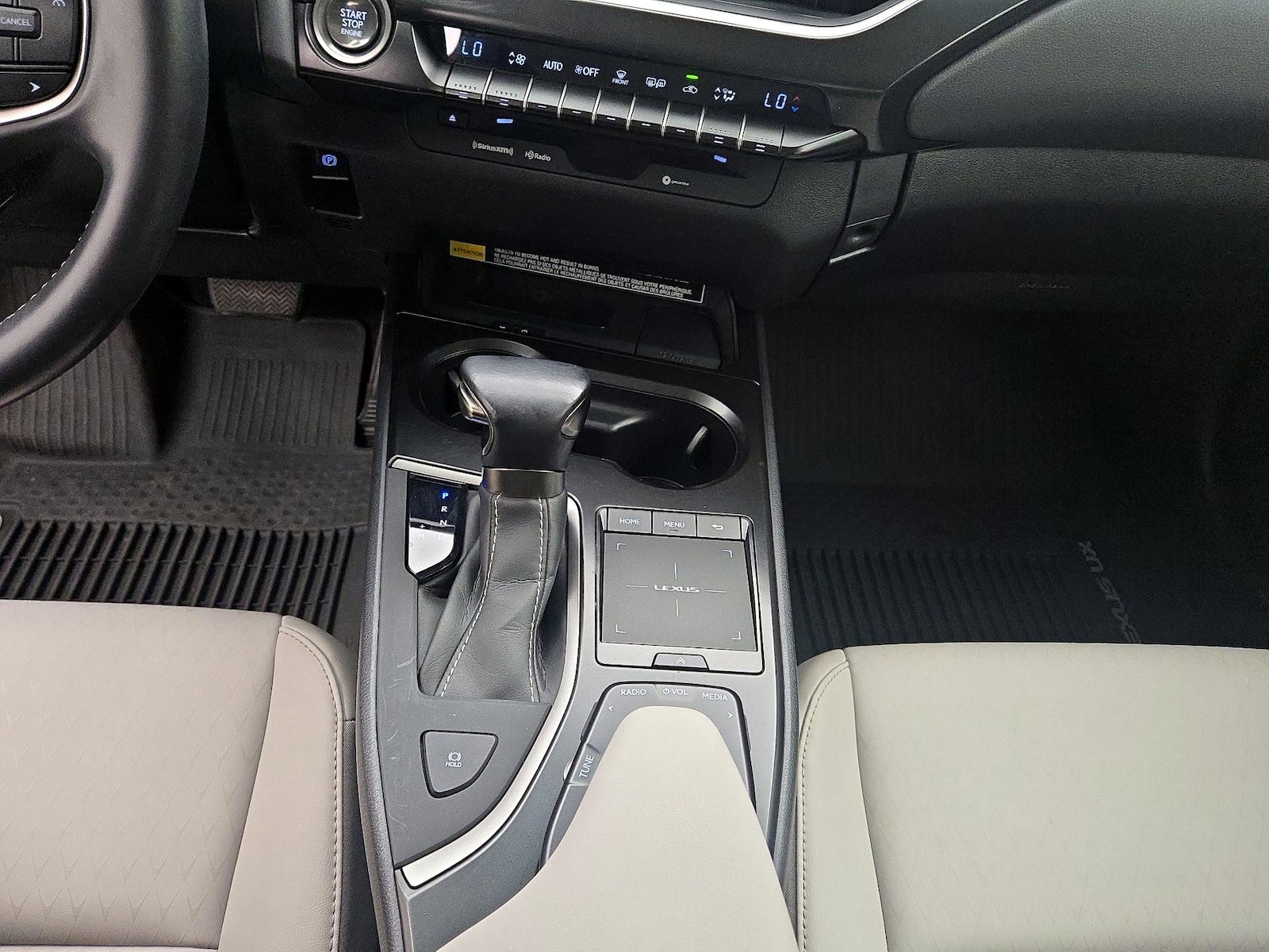 2021 Lexus UX 200 - Photo 17