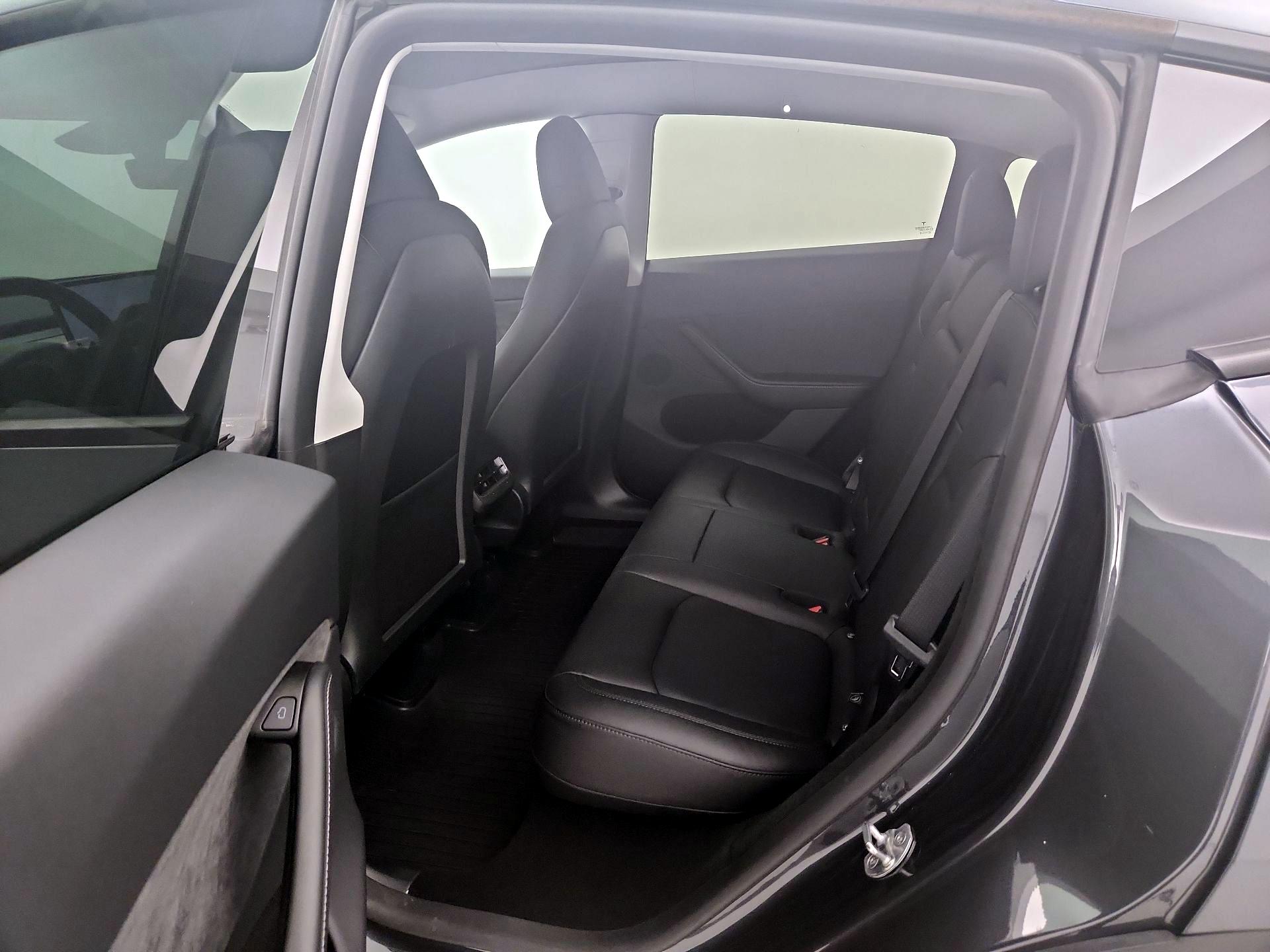 Thumbnail: 2025 Tesla Model Y - 17