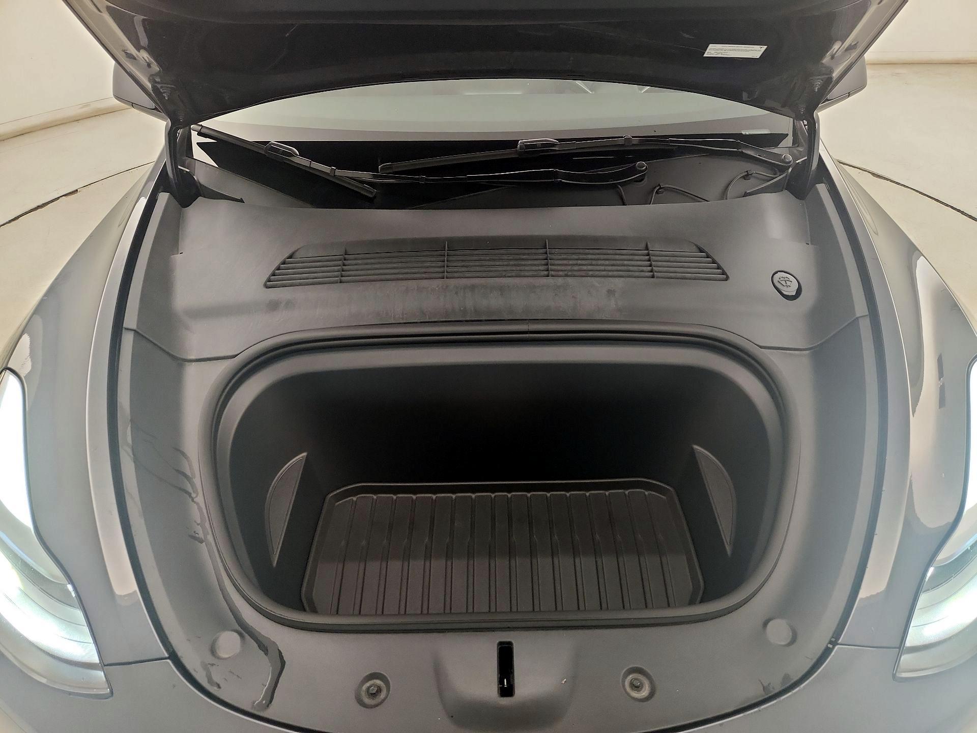 Thumbnail: 2025 Tesla Model Y - 19