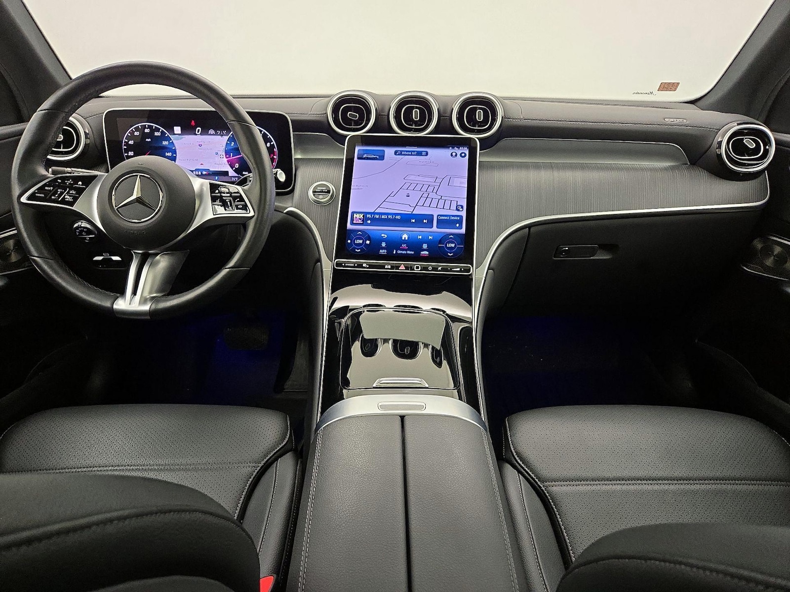 2024 Mercedes-Benz GLC GLC 300 - Photo 10