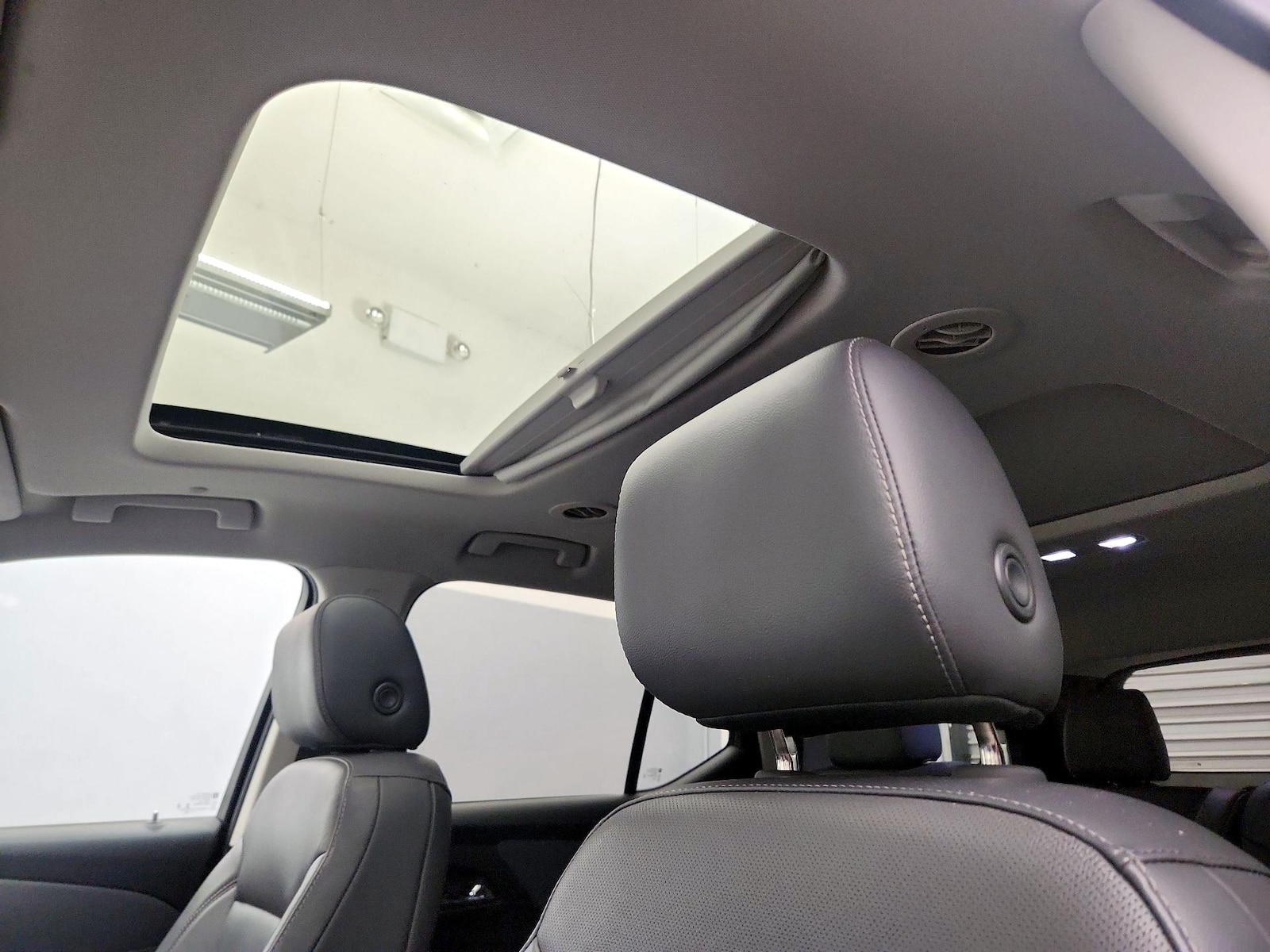 Sunroof(s) & Skylight(s)