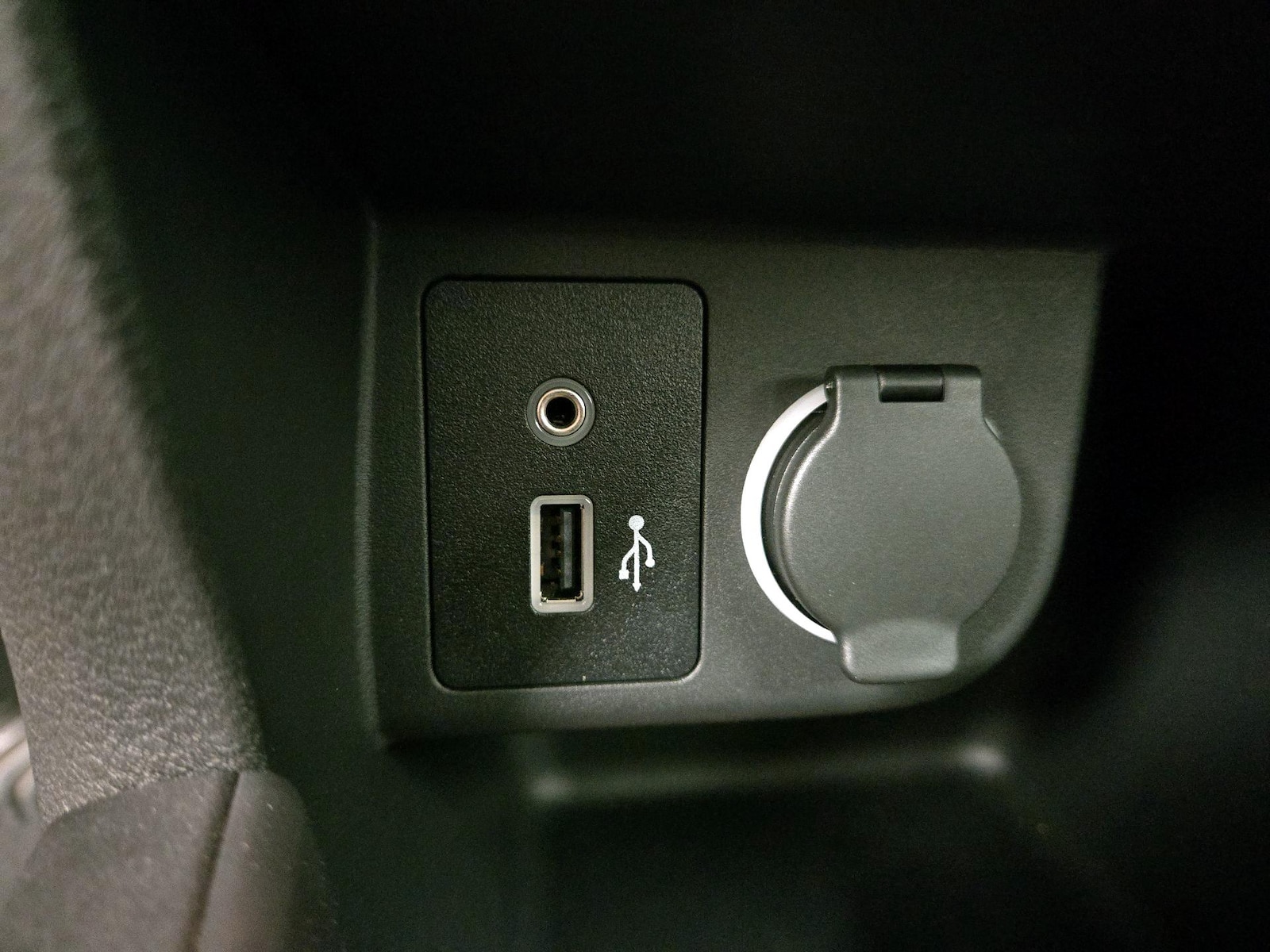 2024 Nissan Kicks S - Photo 19