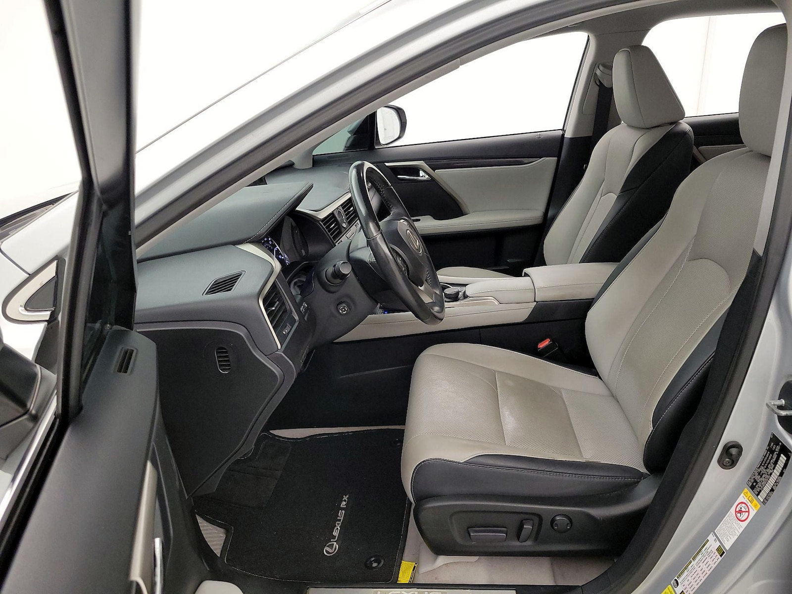 Power Seat(s) & Leather Seats