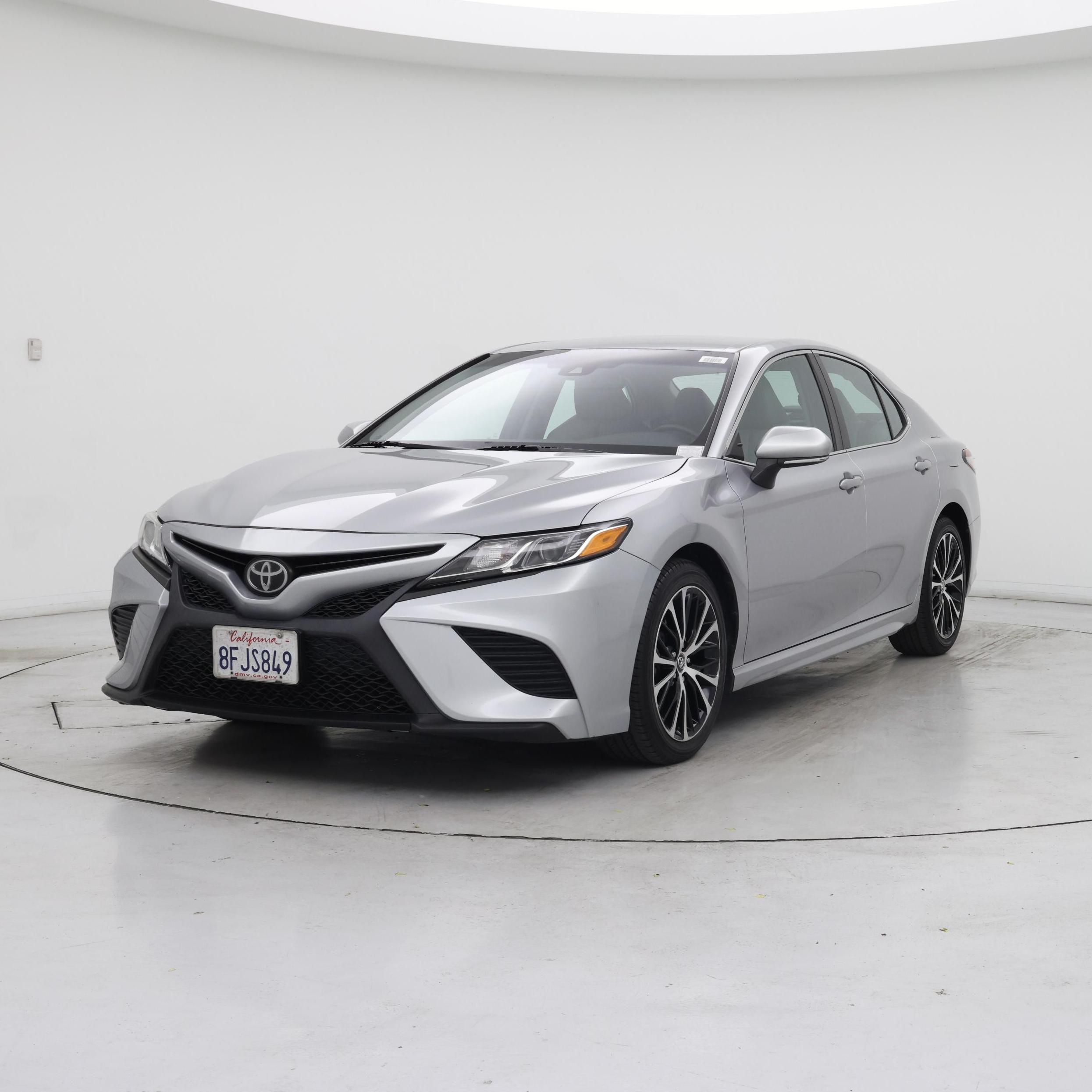 Thumbnail: 2018 Toyota Camry - 4