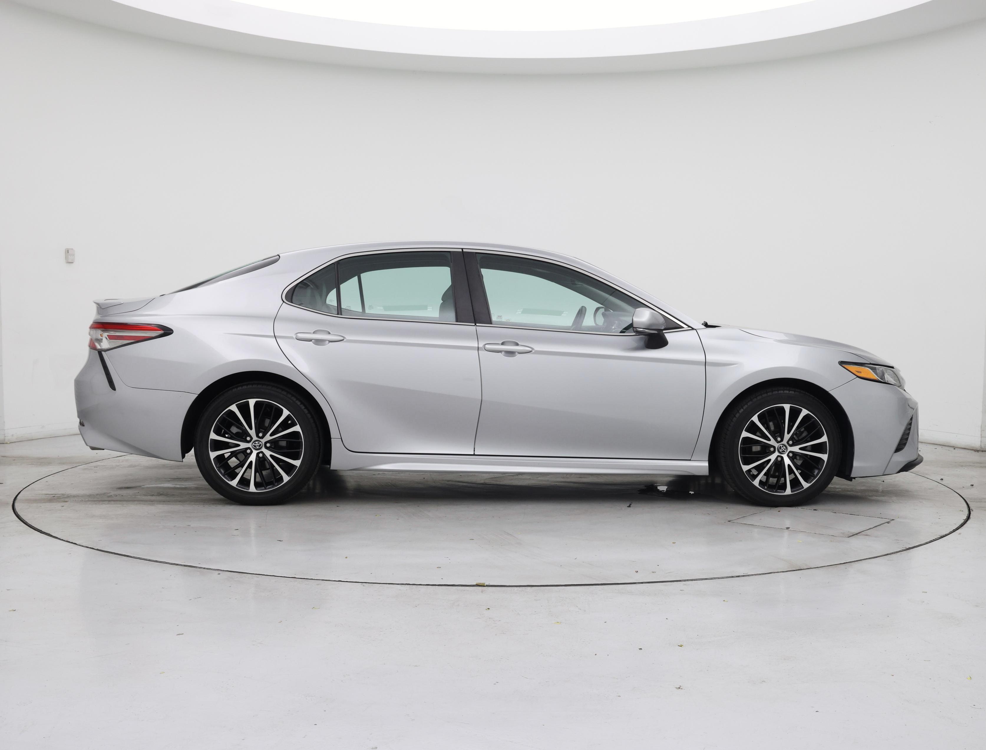 Thumbnail: 2018 Toyota Camry - 7
