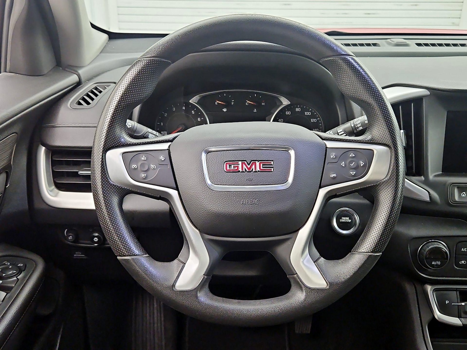2022 GMC Terrain SLE - Photo 11