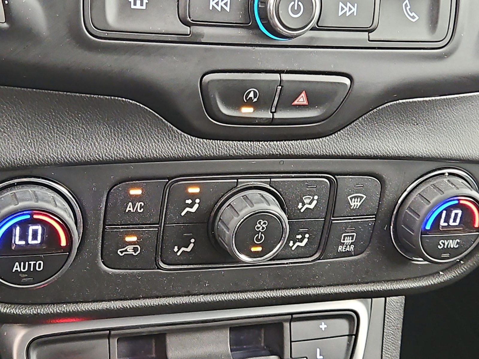 2022 GMC Terrain SLE - Photo 17