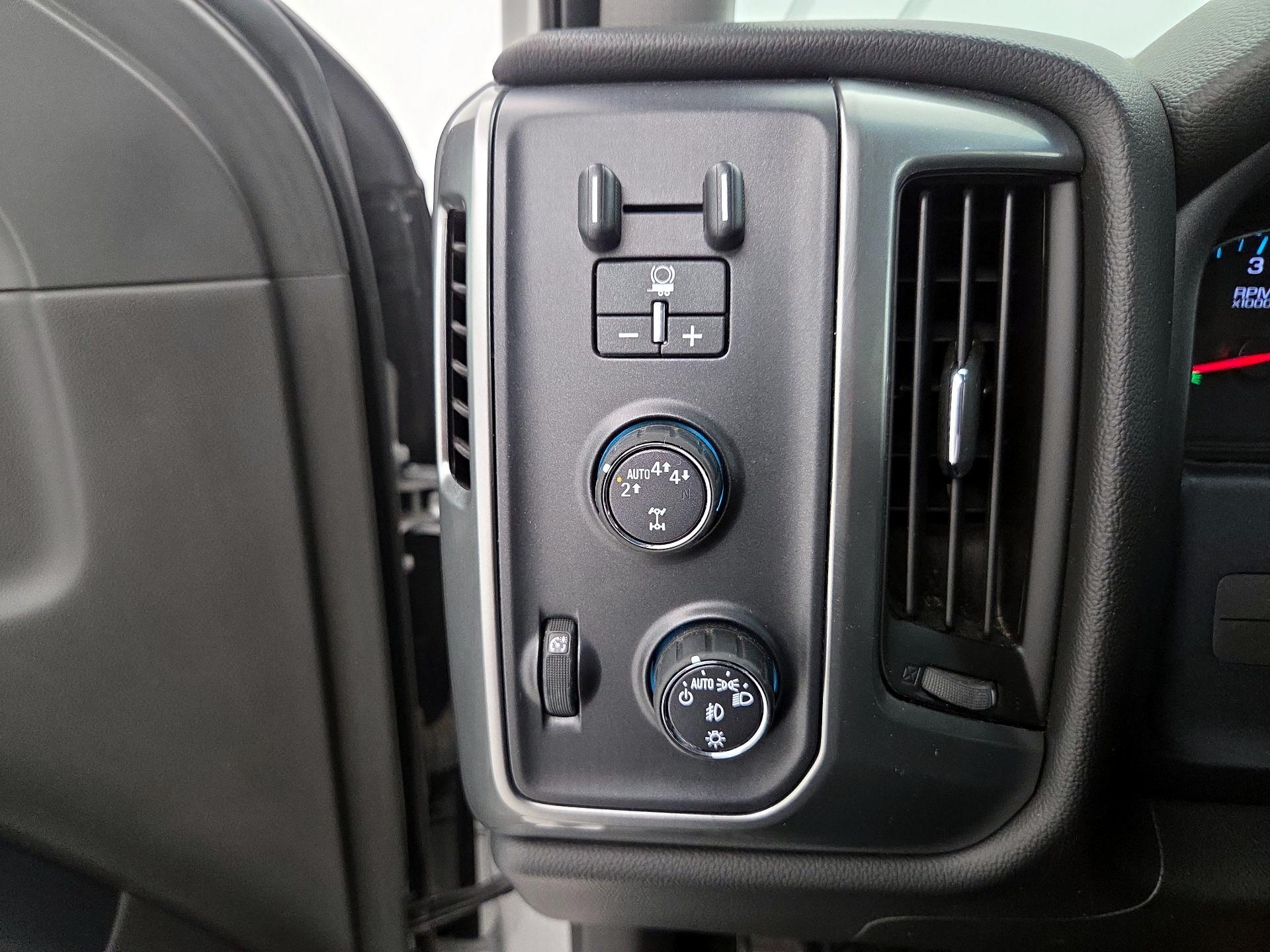 Thumbnail: 2017 Chevrolet Silverado 1500 - 13