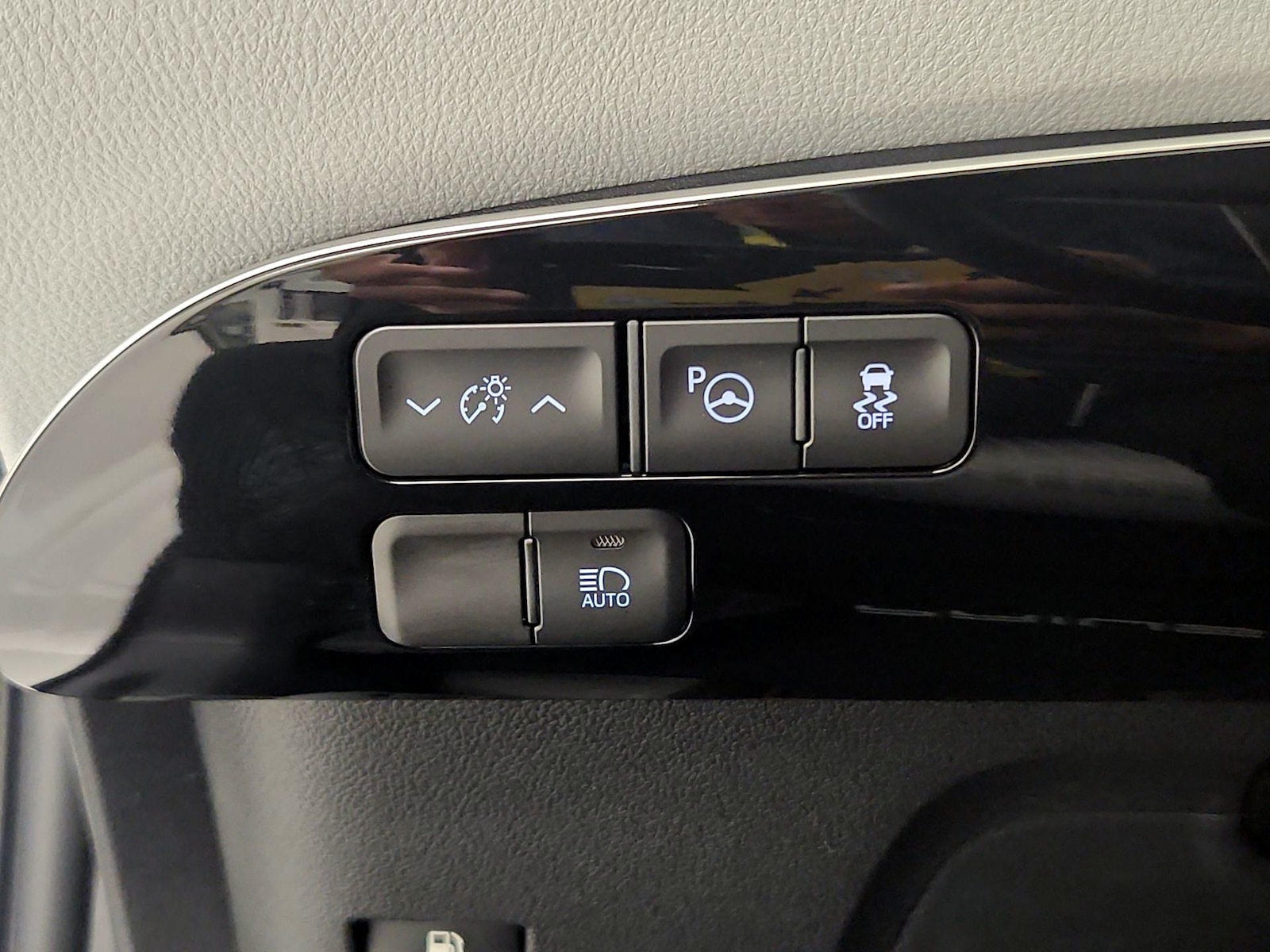2017 Toyota Prius Three - Photo 14
