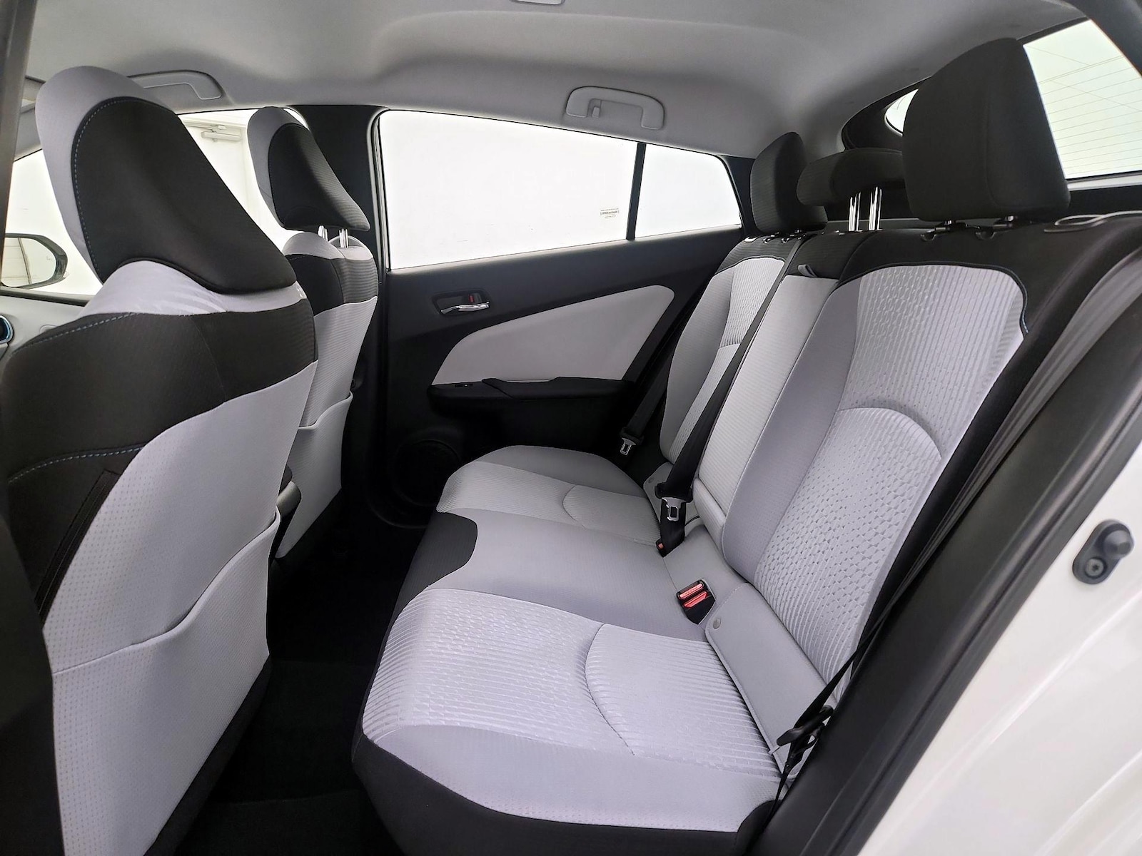 2017 Toyota Prius Three - Photo 19