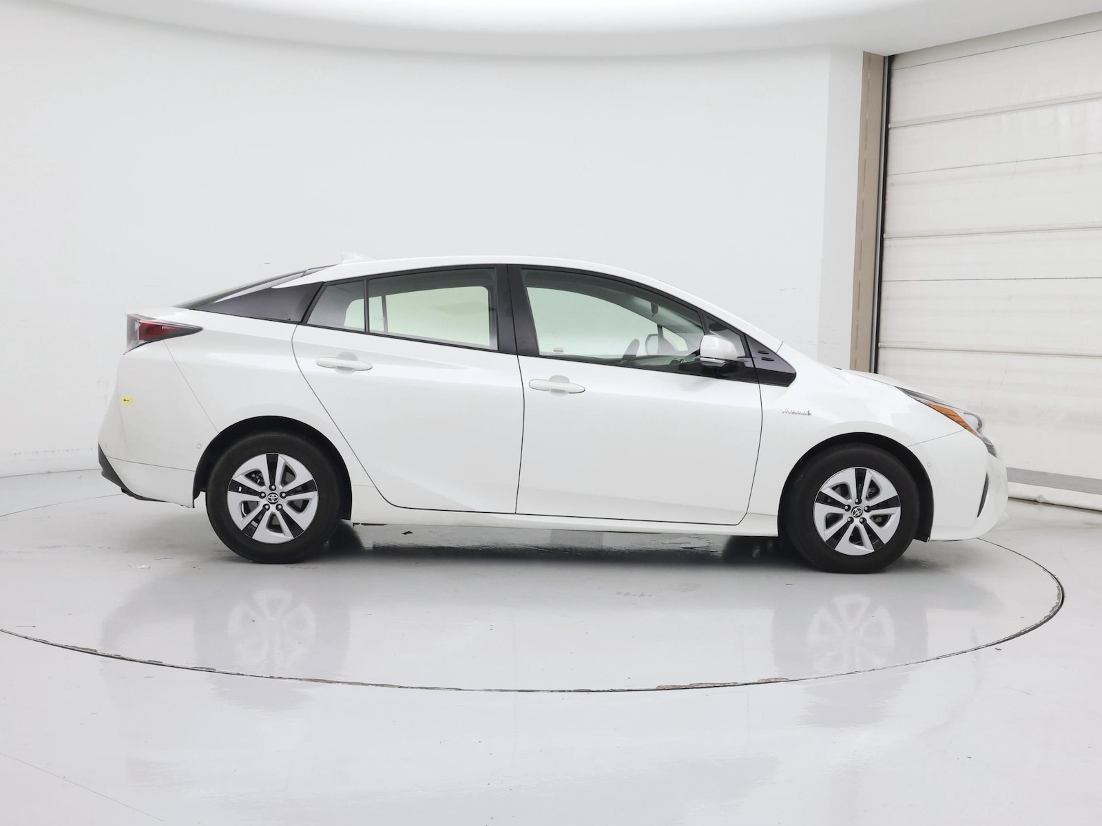 2017 Toyota Prius Three - Photo 8