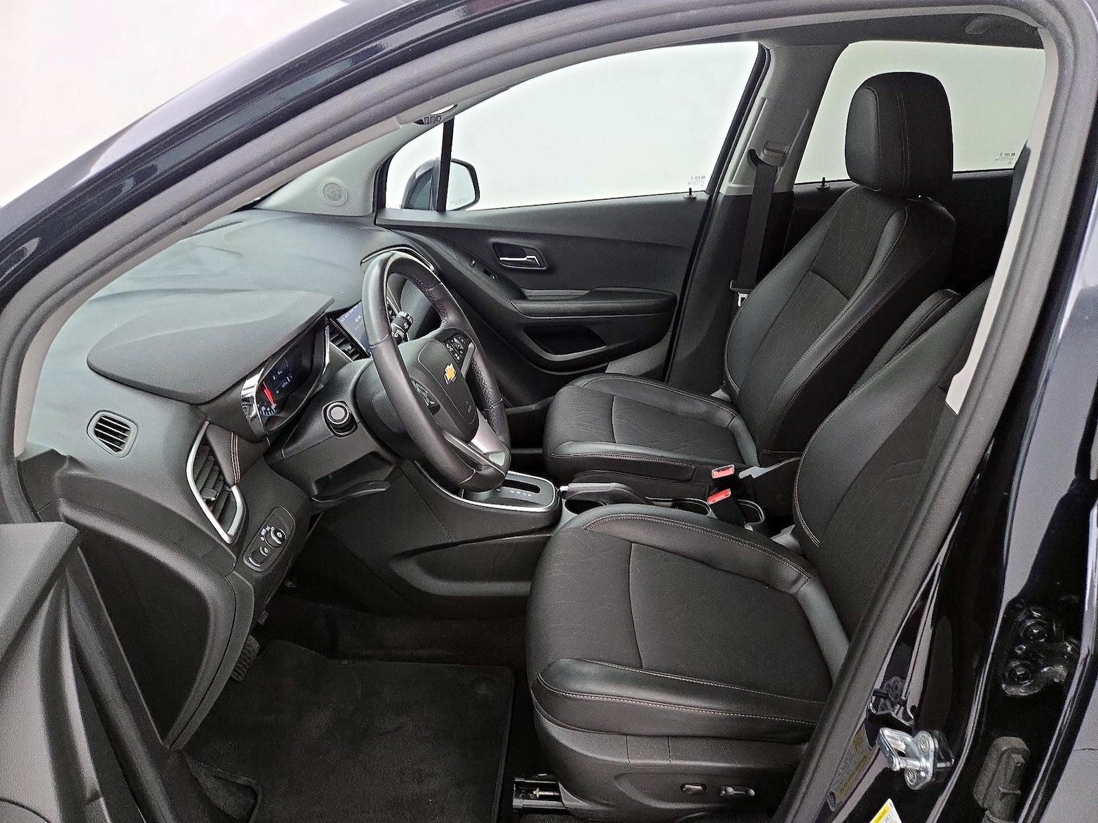2022 Chevrolet Trax LT - Photo 12