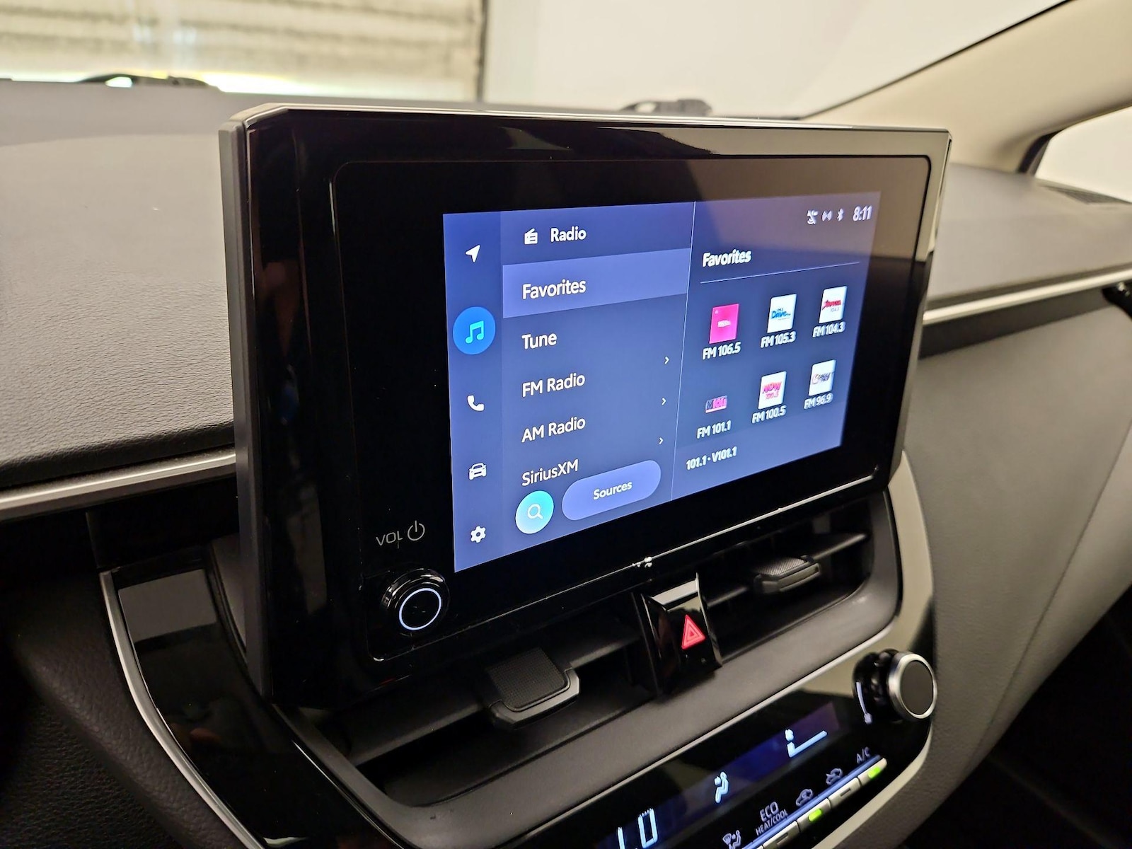 2023 Toyota Corolla LE - Photo 16