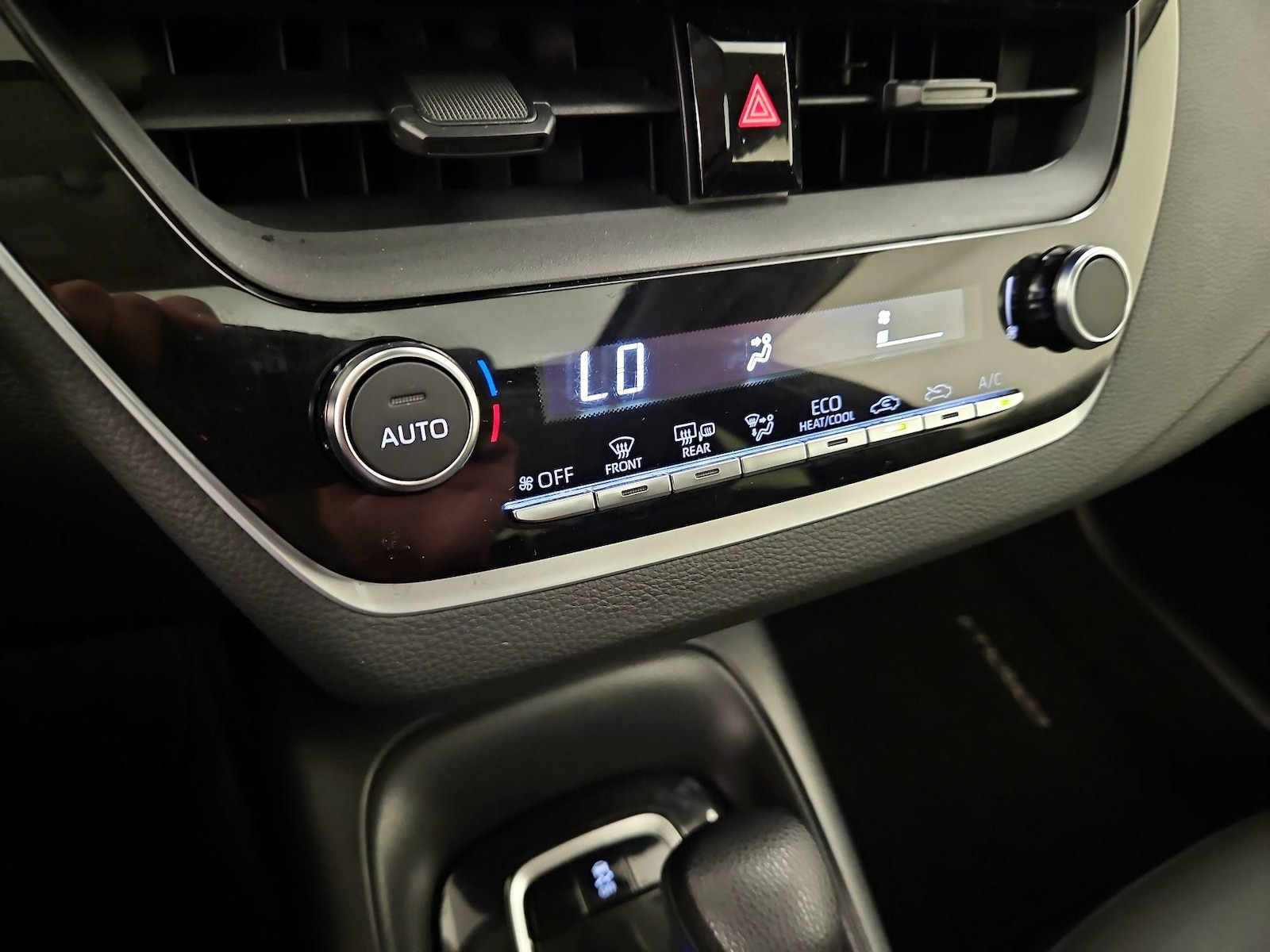 2023 Toyota Corolla LE - Photo 17
