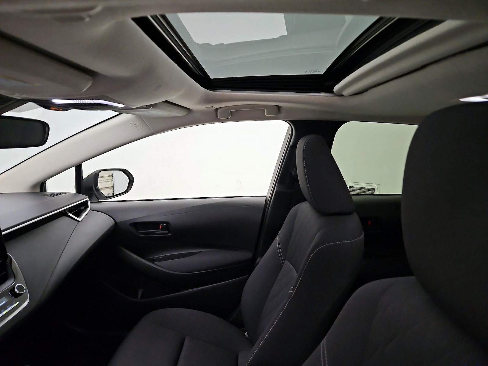 2023 Toyota Corolla LE - Photo 20