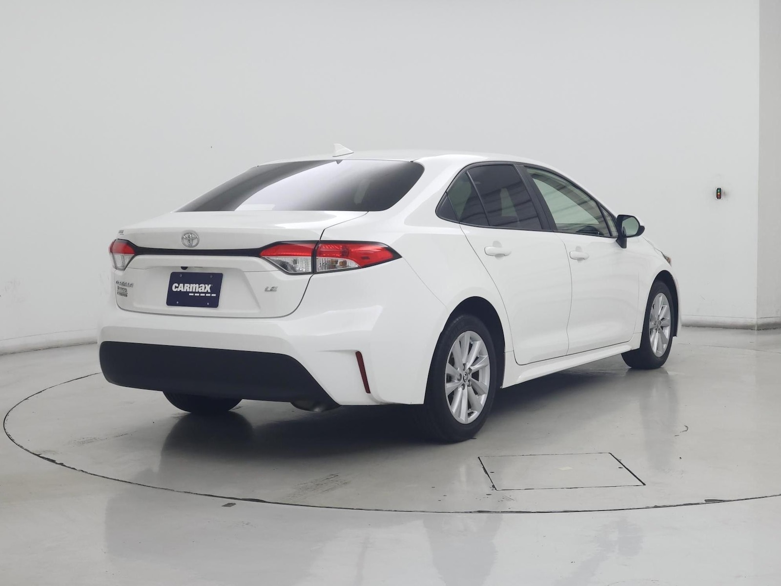 2023 Toyota Corolla LE - Photo 9