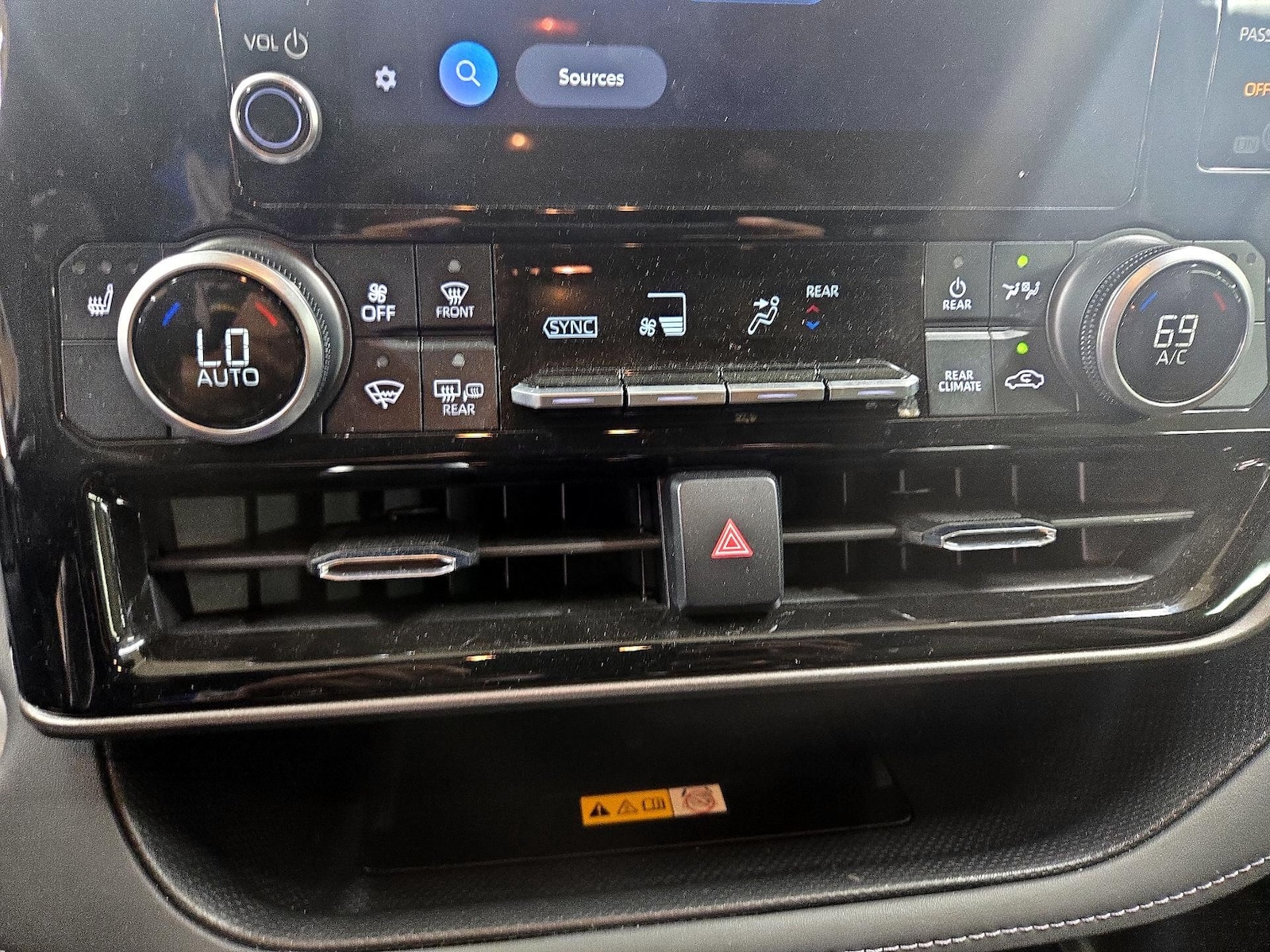 2024 Toyota Highlander XLE - Photo 17