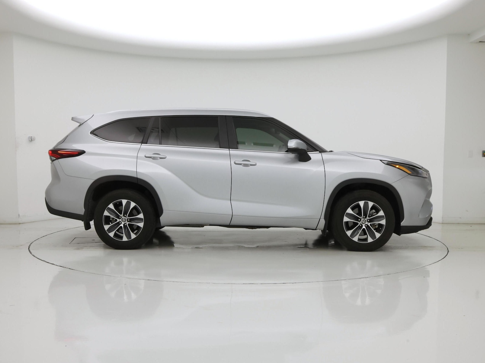 2024 Toyota Highlander XLE - Photo 8
