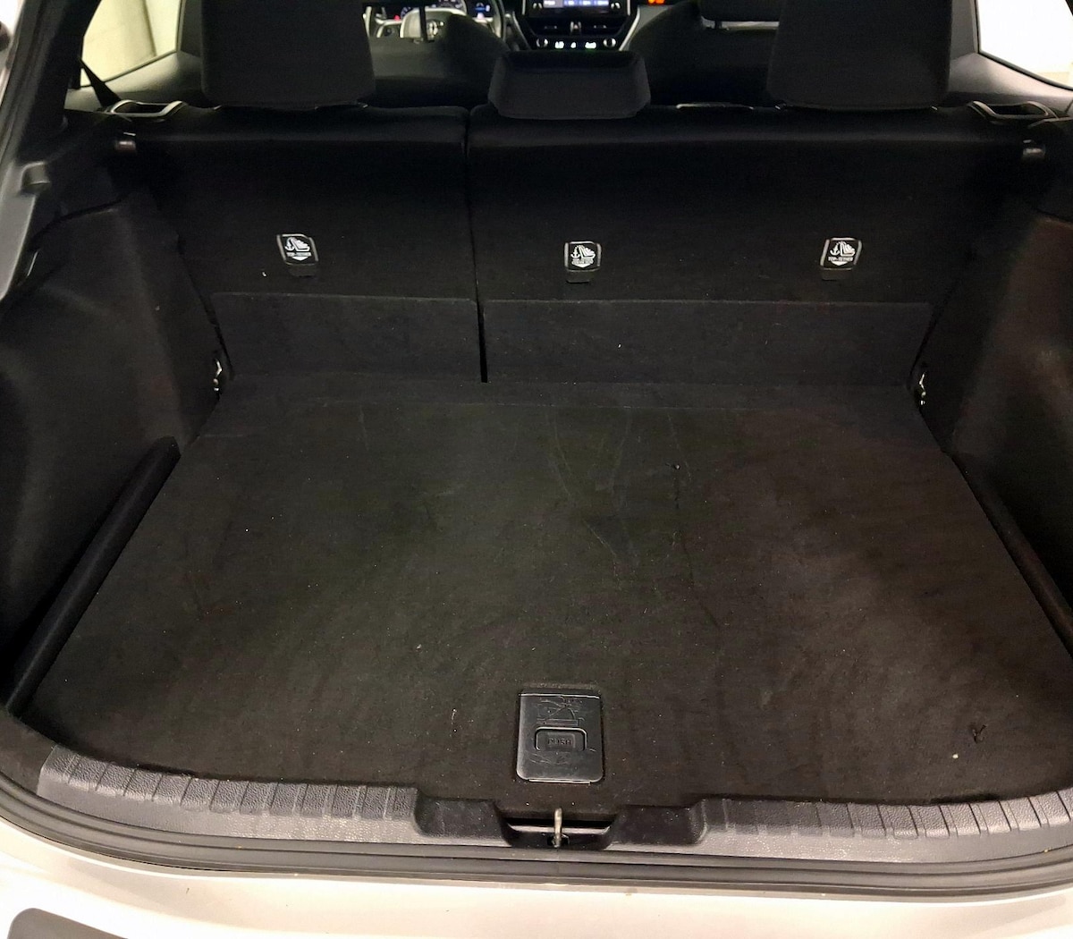 Trunk/Cargo (Seats Up)