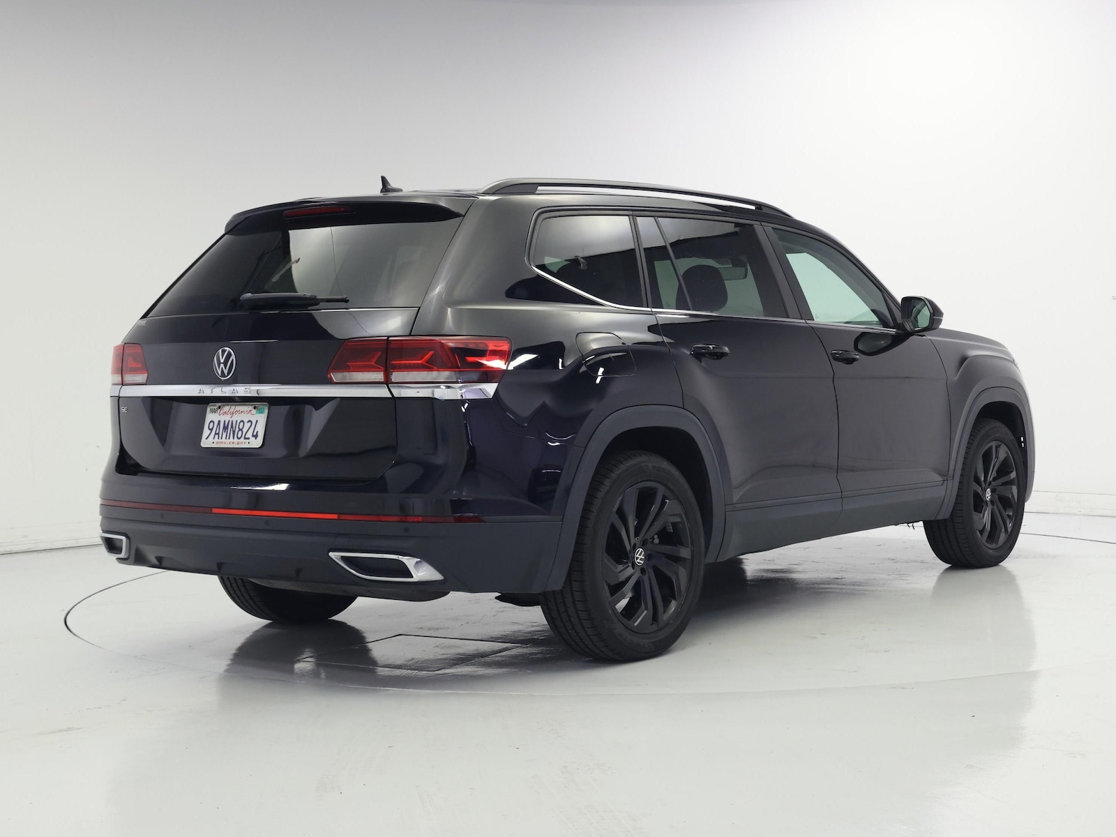 2022 Volkswagen Atlas SE w/Tech - Photo 9