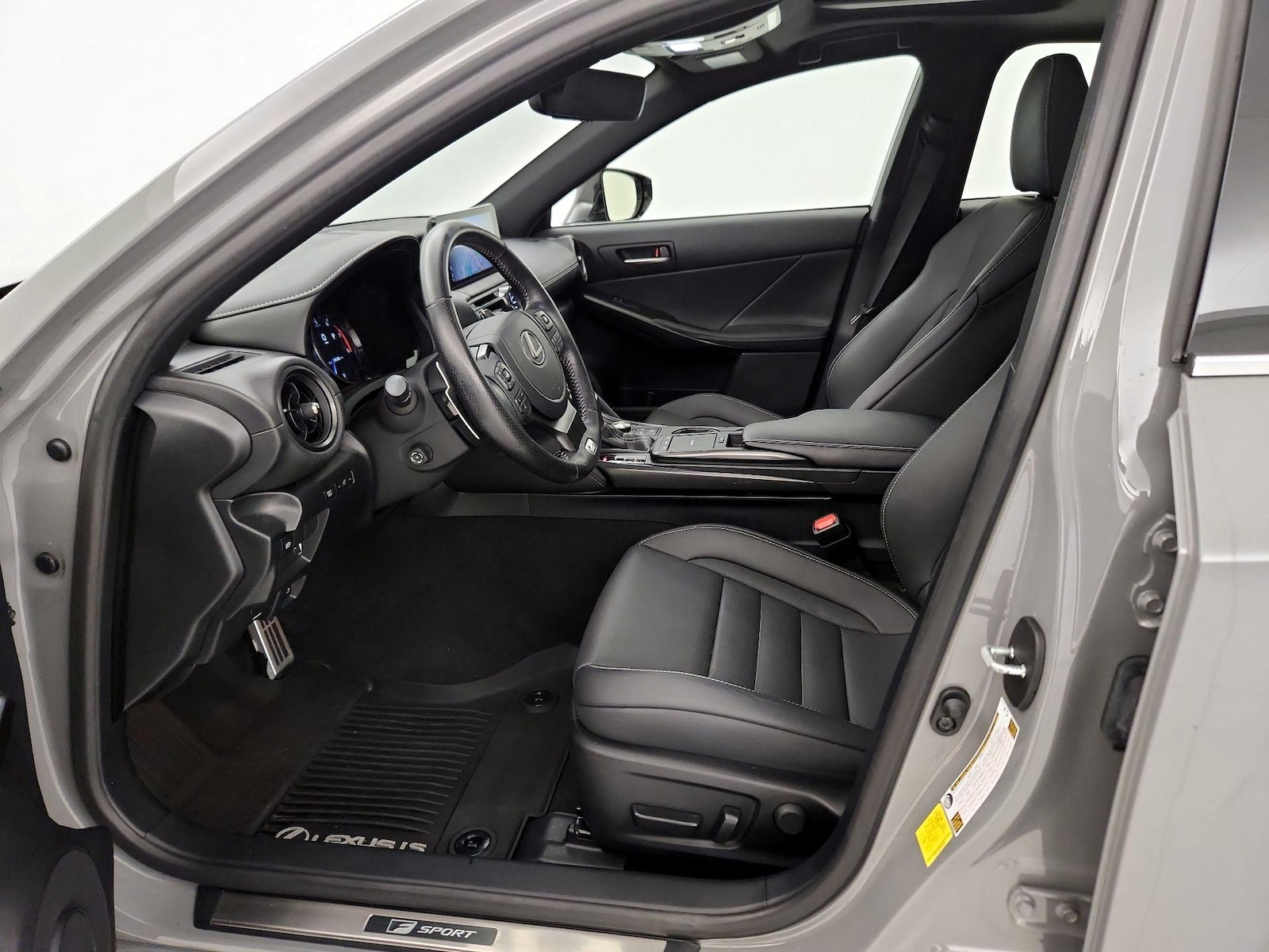 2024 Lexus IS 350 F SPORT - Photo 12