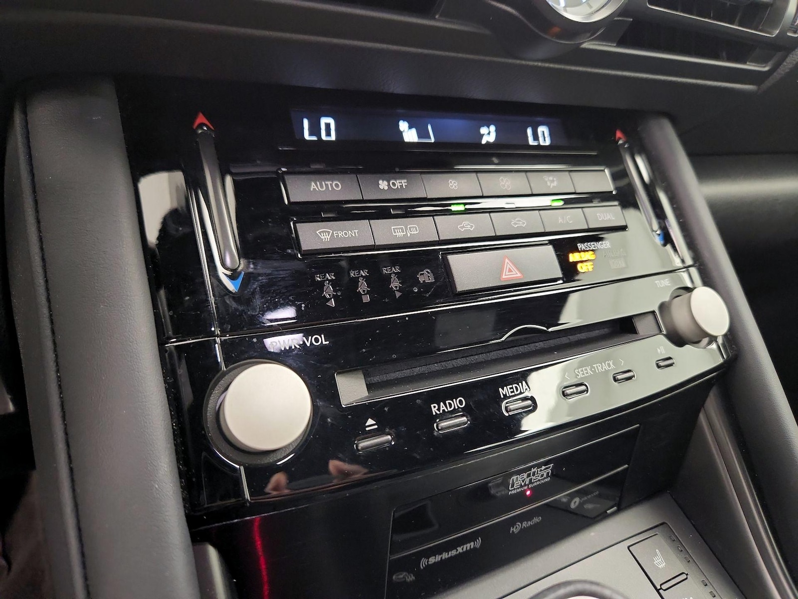 2024 Lexus IS 350 F SPORT - Photo 18