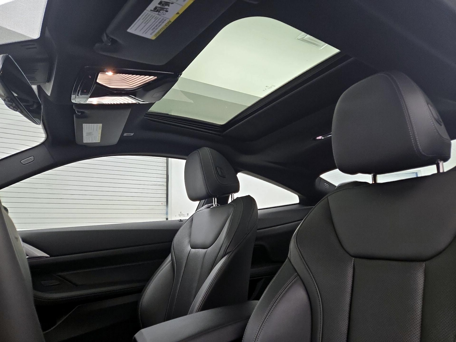 Sunroof(s) & Overhead Airbags