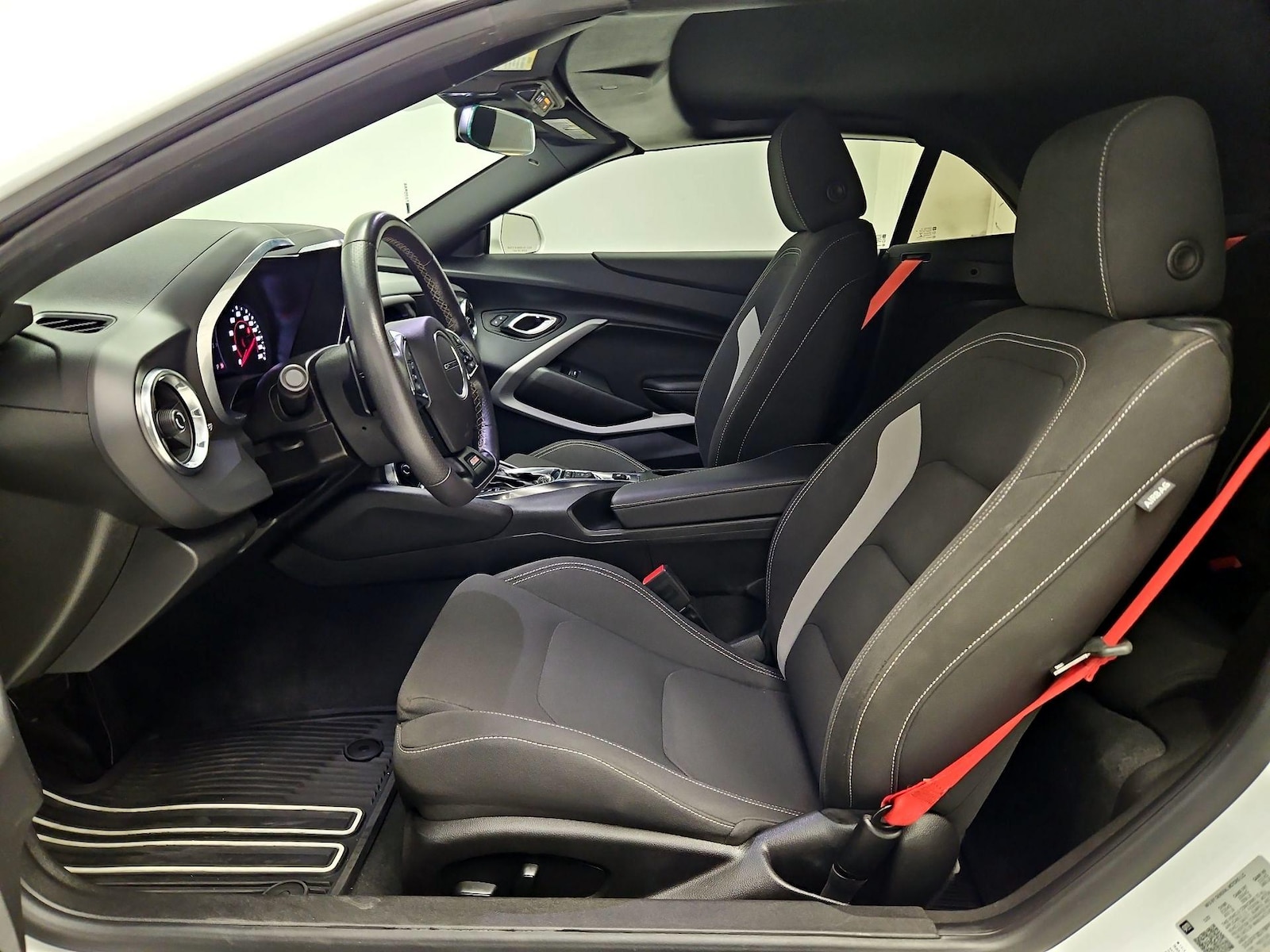 Power Seat(s) & Side Airbags