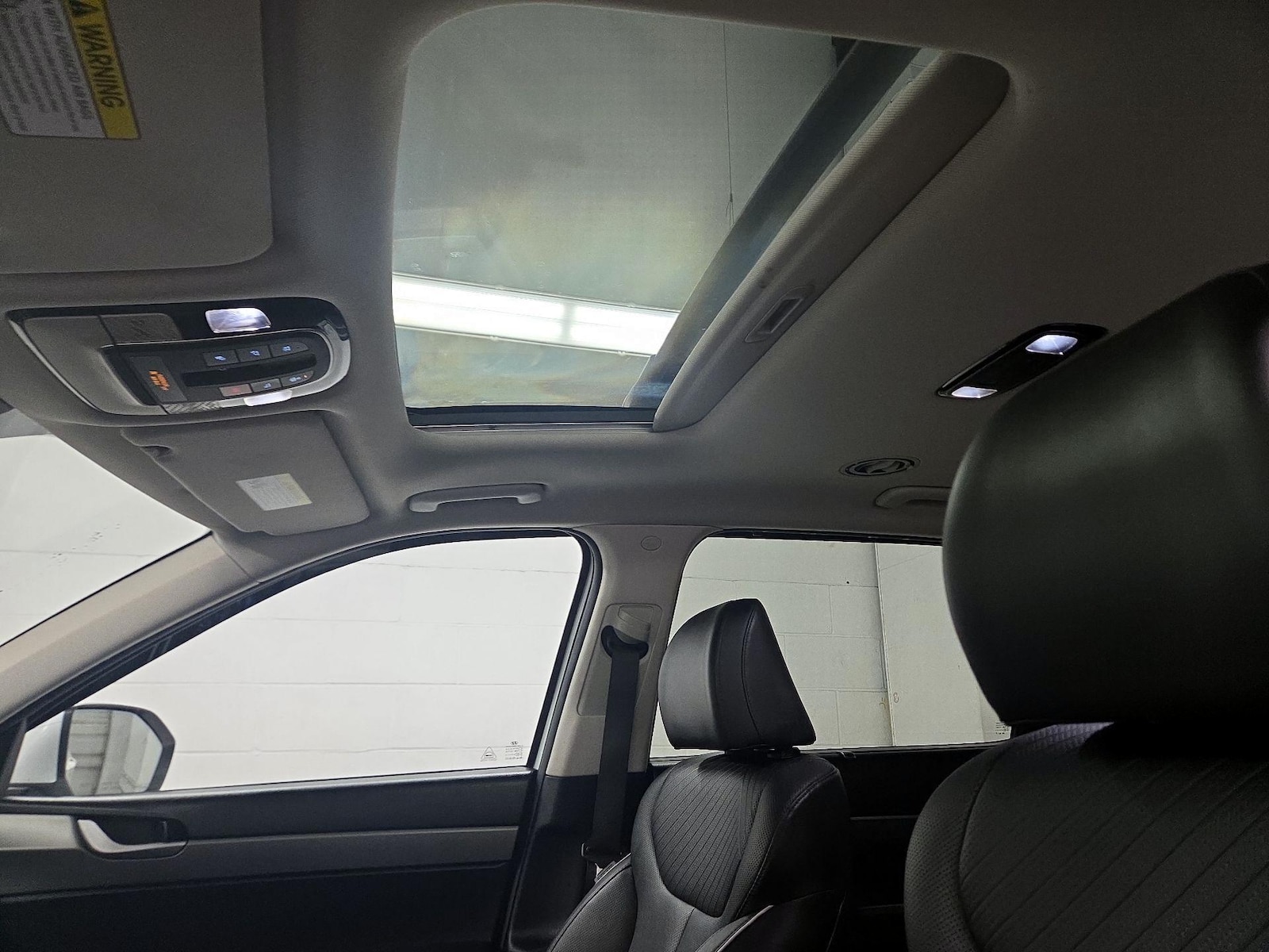 Sunroof(s) & Overhead Airbags