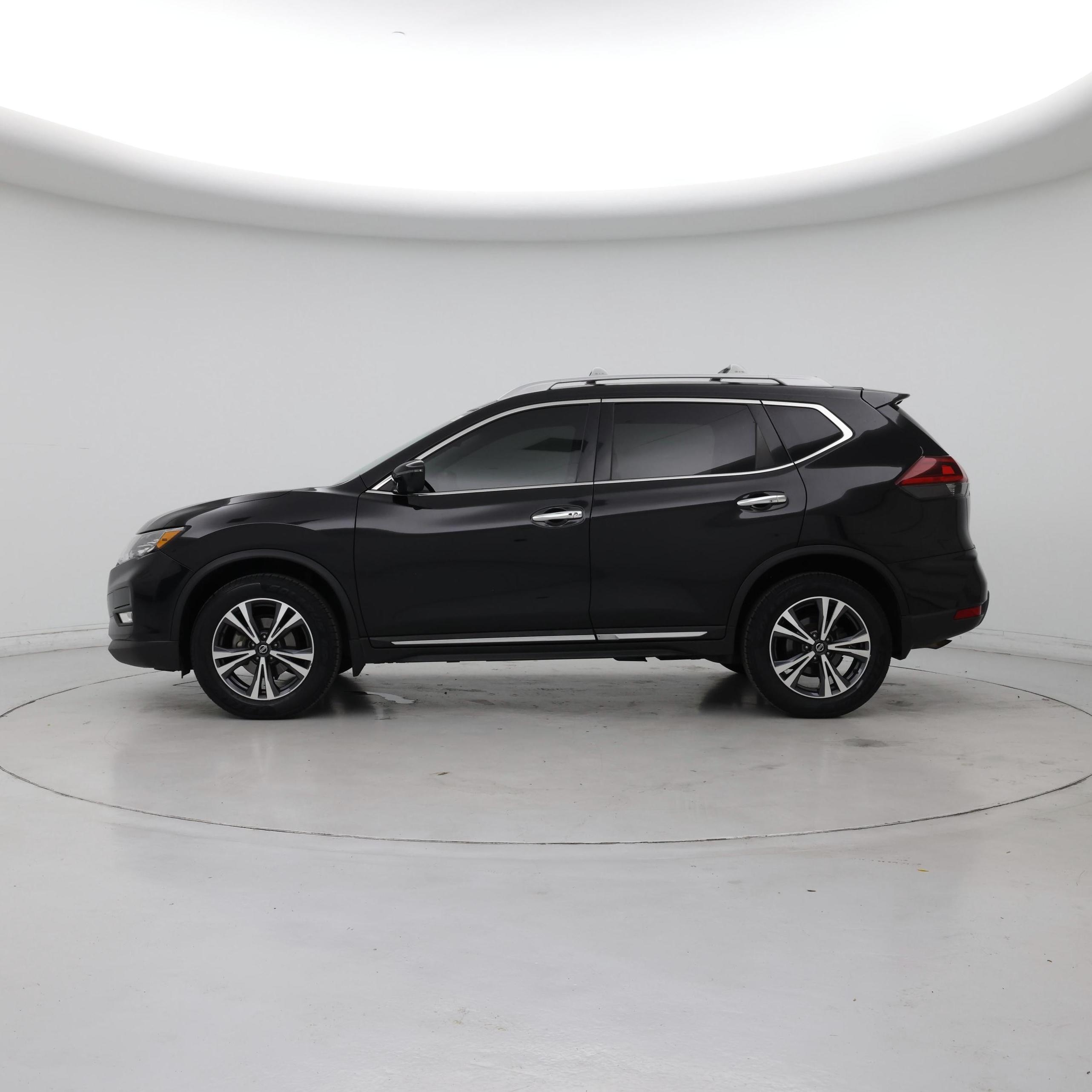 Thumbnail: 2018 Nissan Rogue - 3