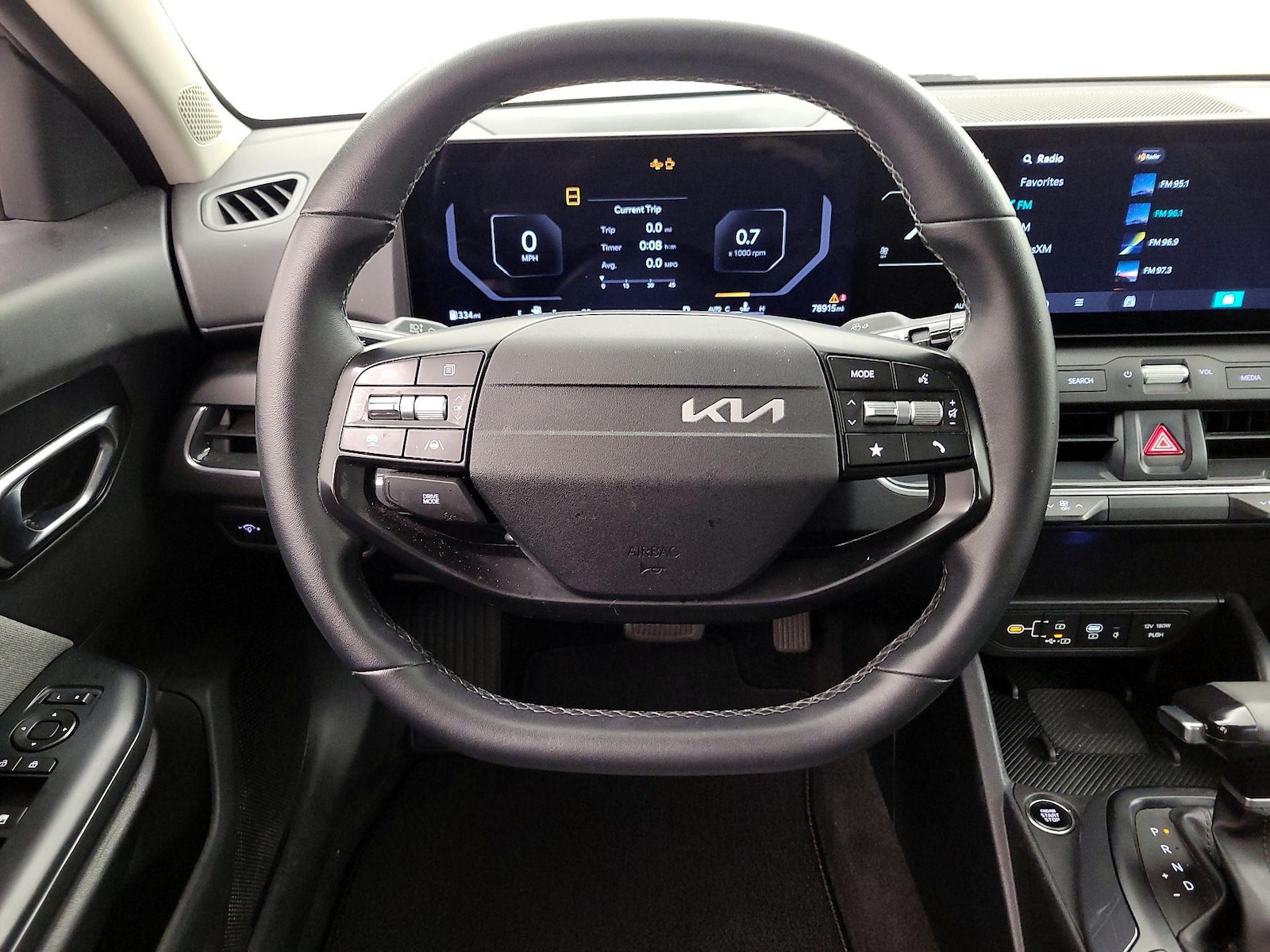 2025 Kia K4 EX - Photo 11