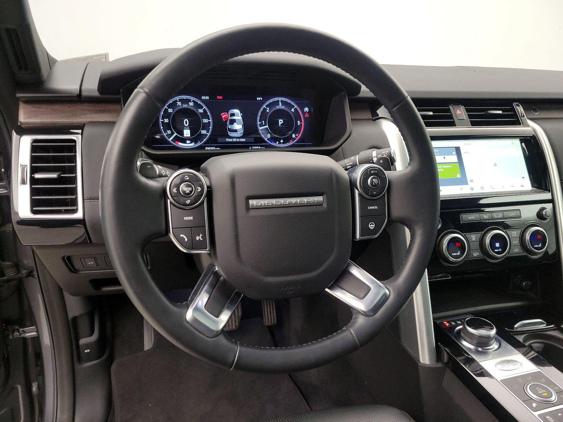 Thumbnail: 2018 Land Rover Discovery - 10