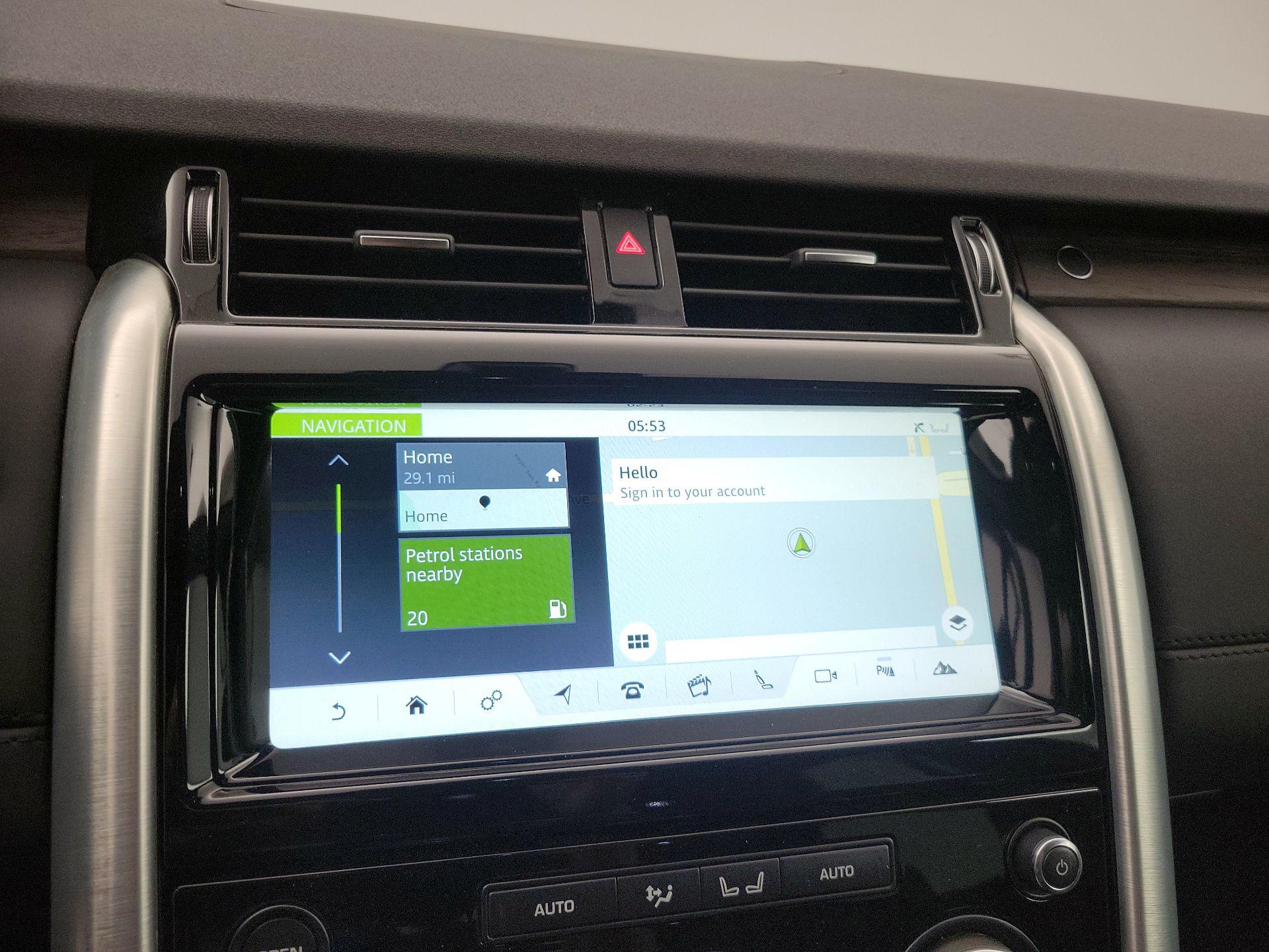 Thumbnail: 2018 Land Rover Discovery - 14