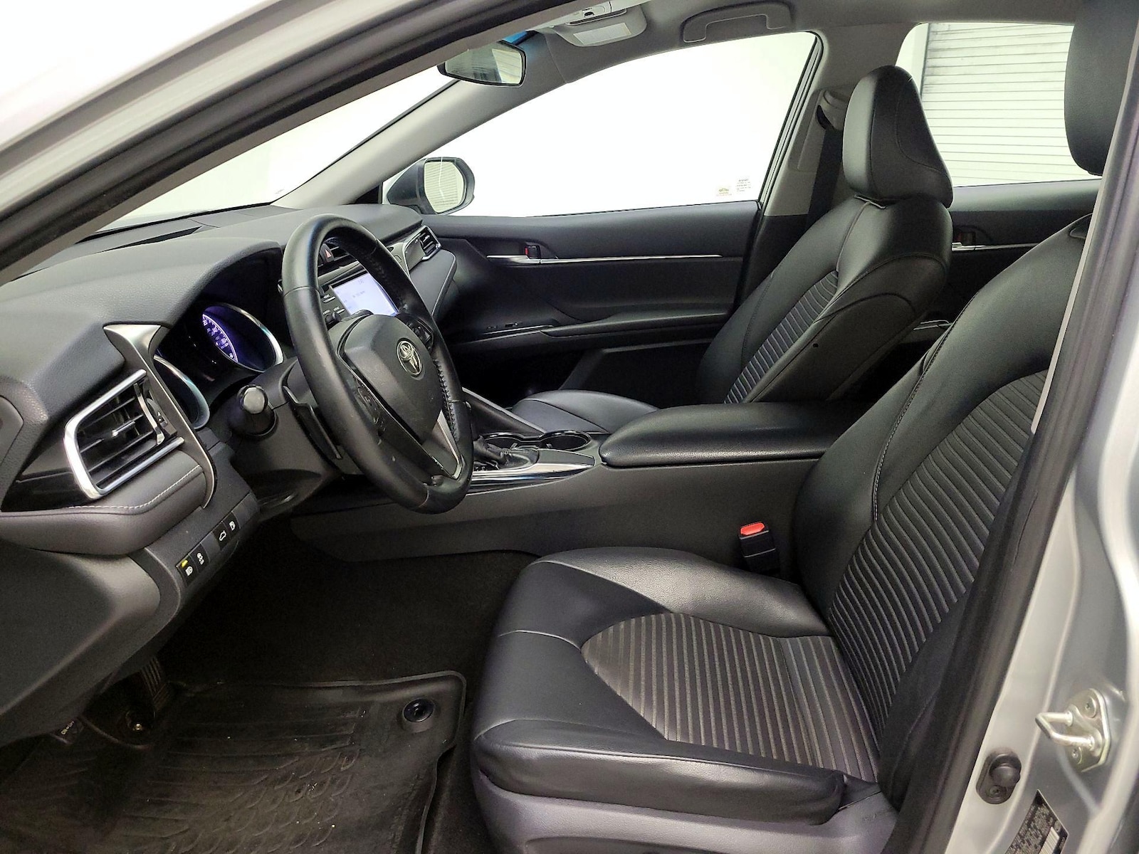 Power Seat(s) & Side Airbags