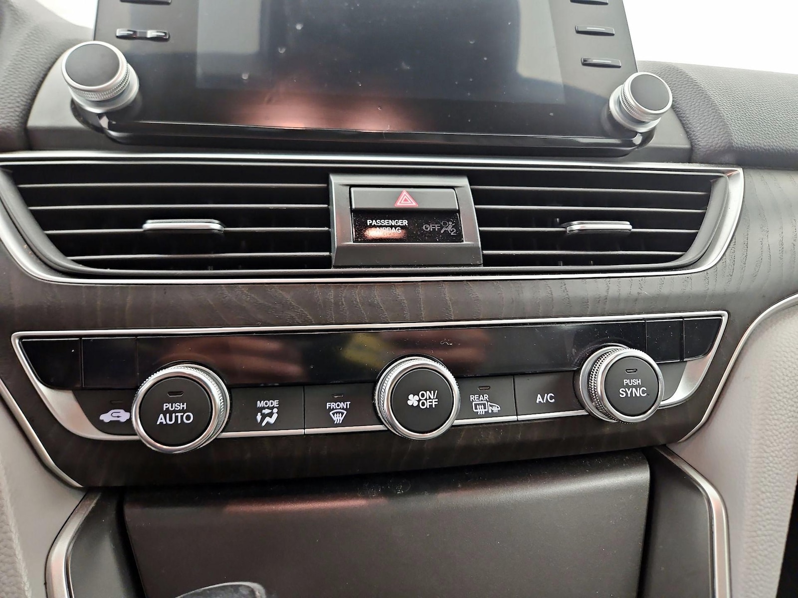 2018 Honda Accord Touring - Photo 17