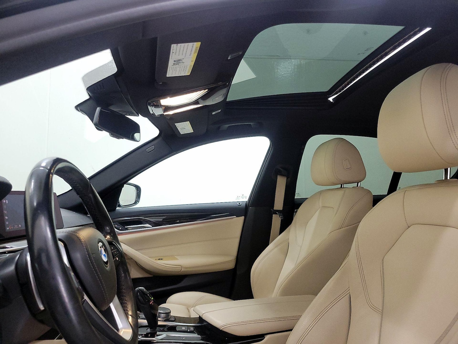 Power Seat(s) & Leather Seats