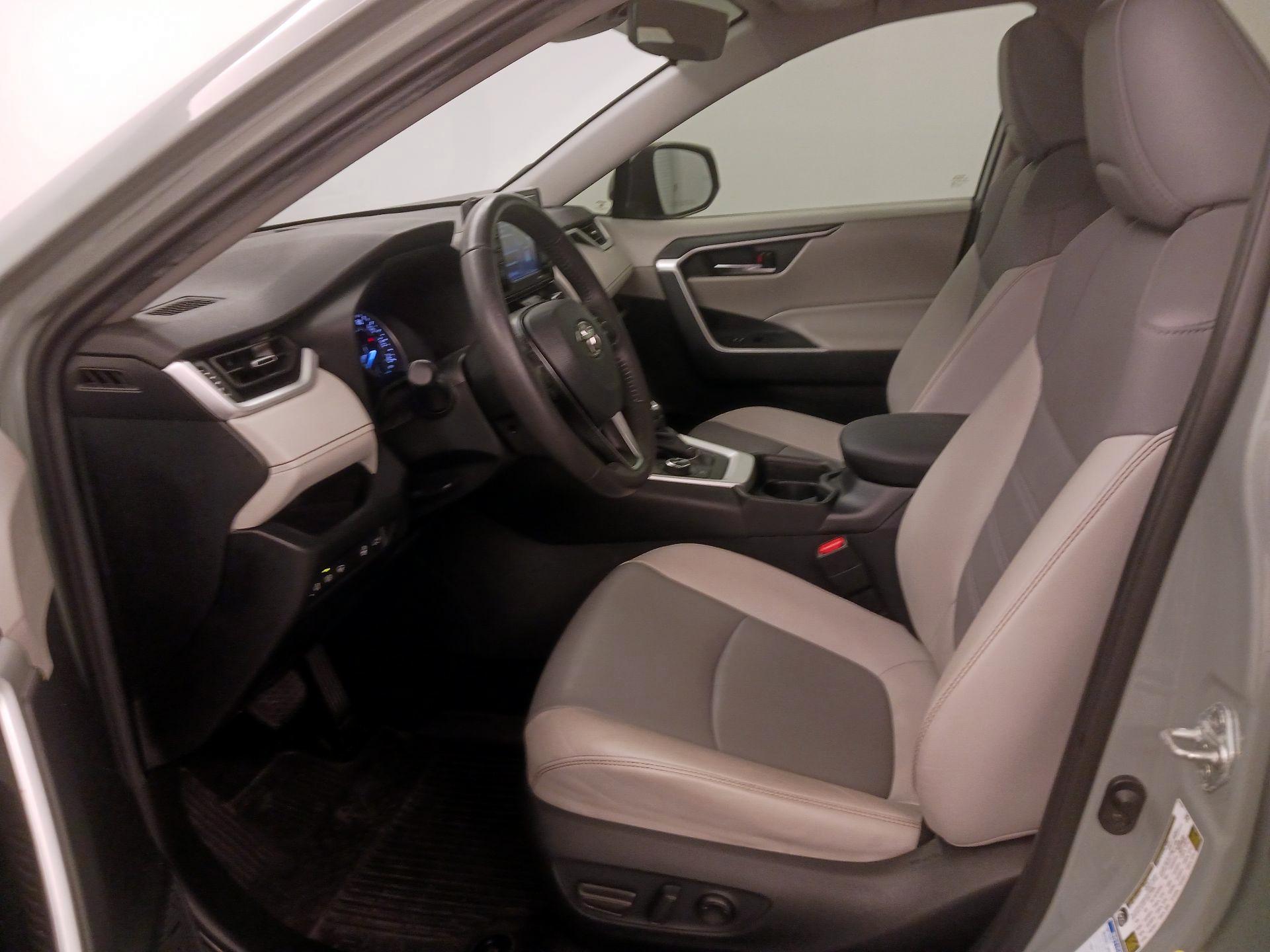Thumbnail: 2021 Toyota RAV4 - 11