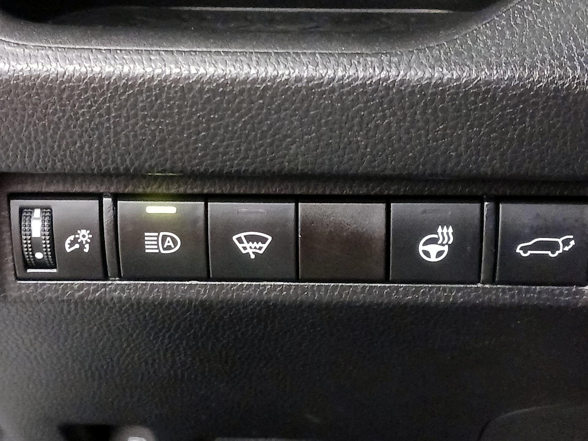 Thumbnail: 2021 Toyota RAV4 - 13