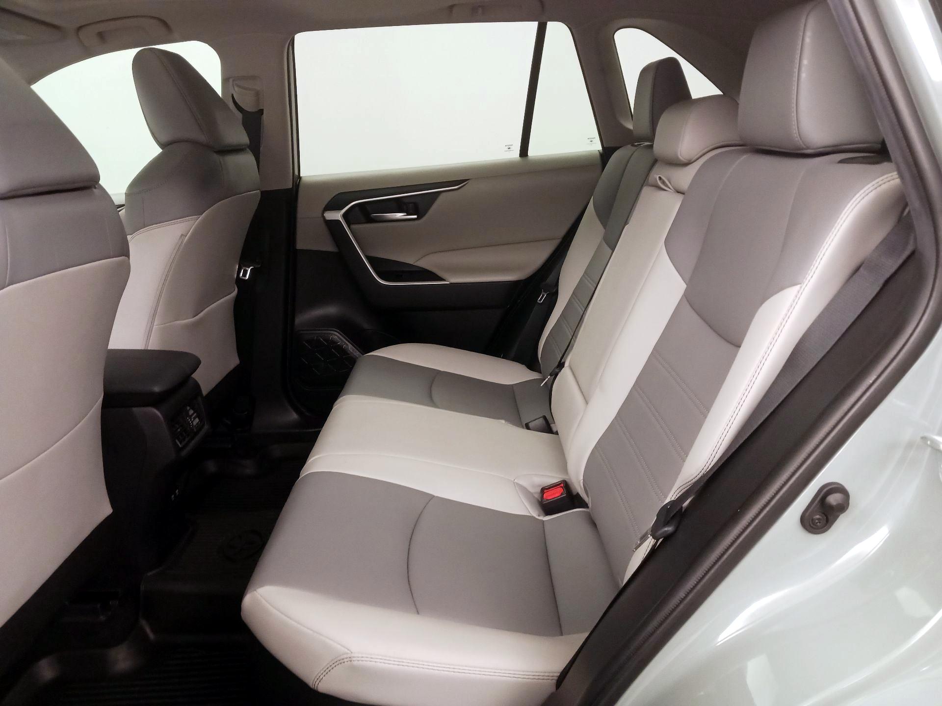 Thumbnail: 2021 Toyota RAV4 - 20
