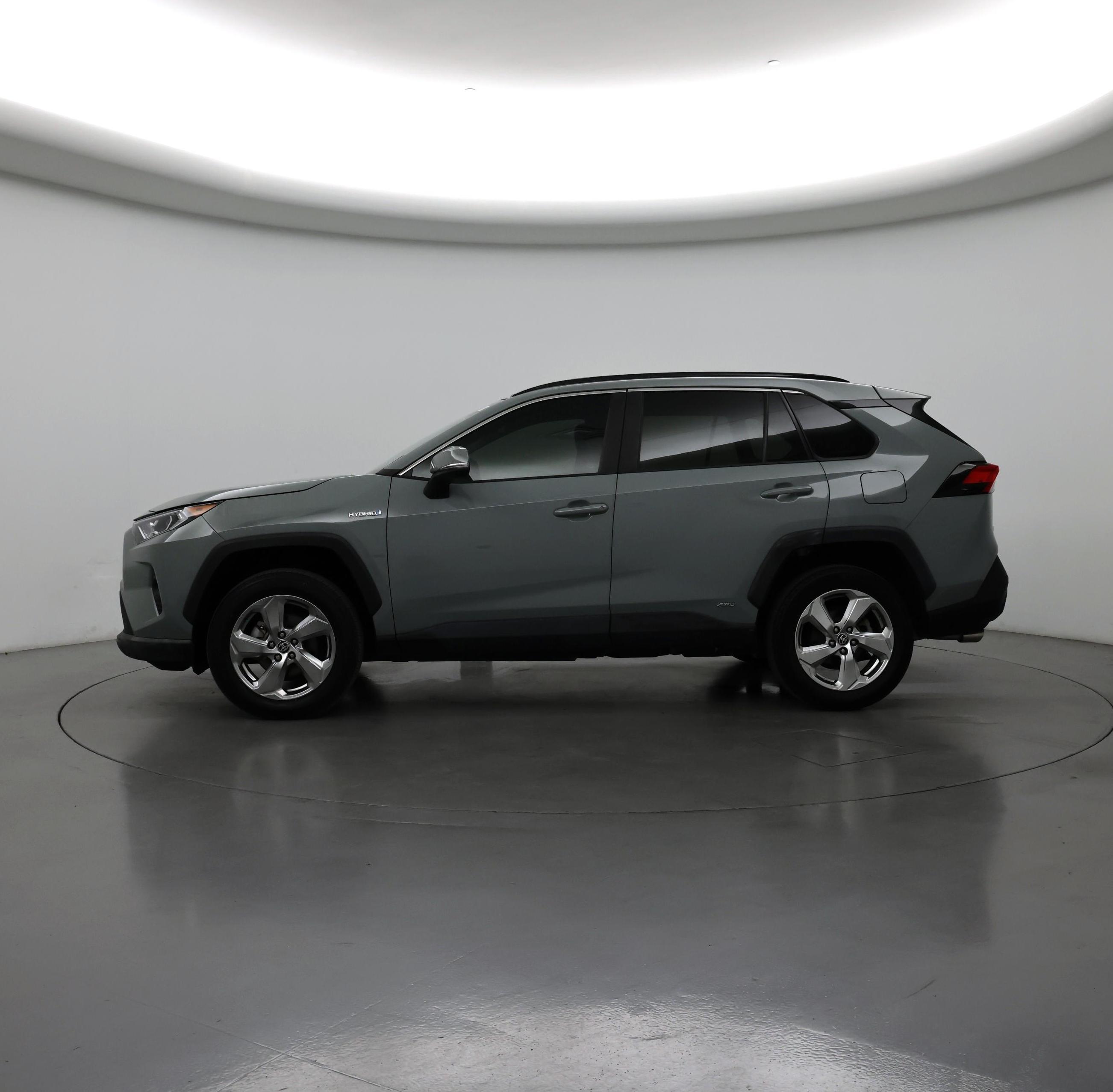 Thumbnail: 2021 Toyota RAV4 - 3