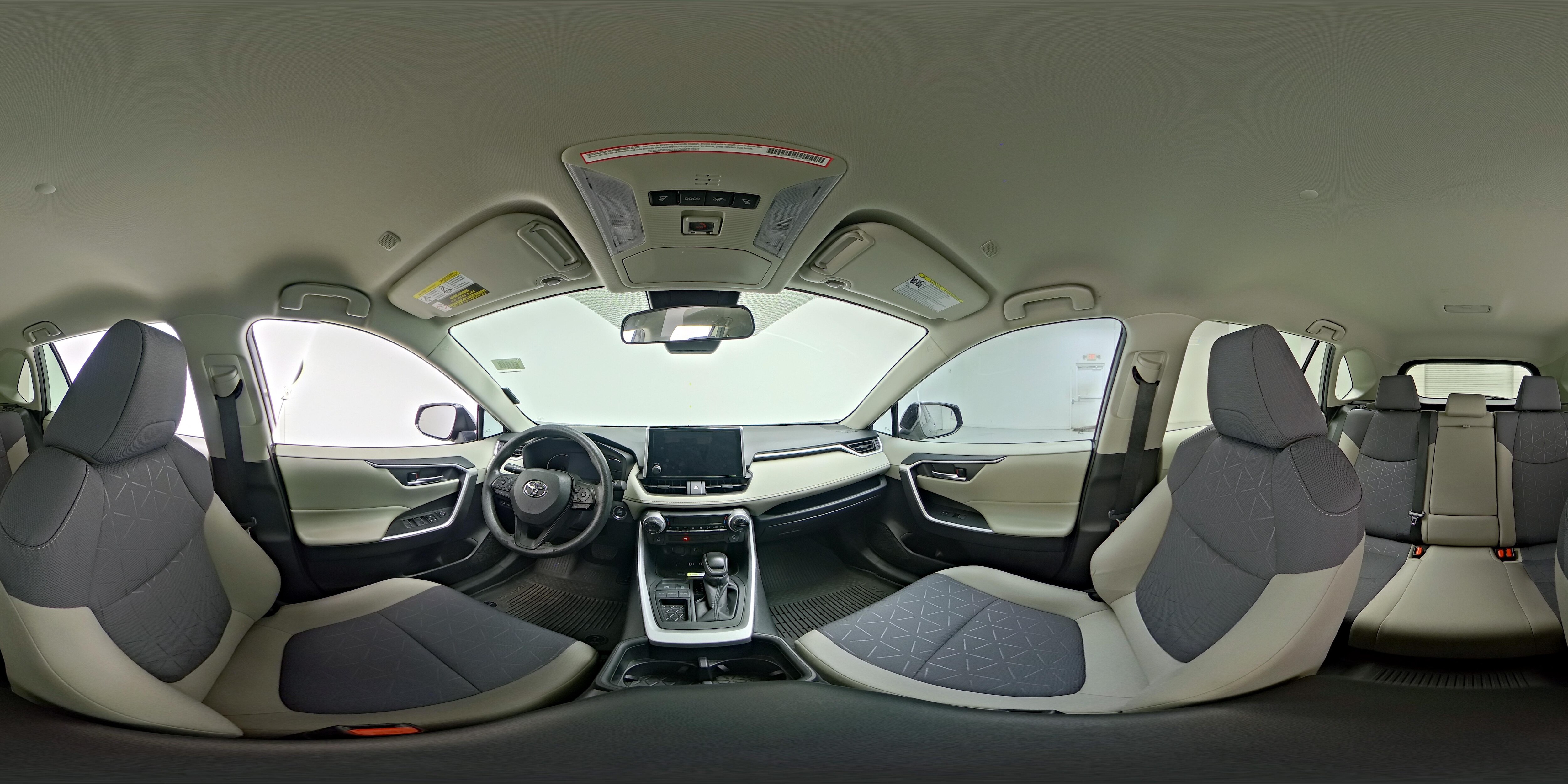 2024 Toyota RAV4 XLE - Photo 25