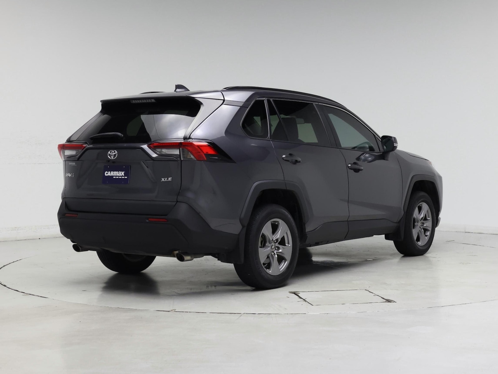 2024 Toyota RAV4 XLE - Photo 9