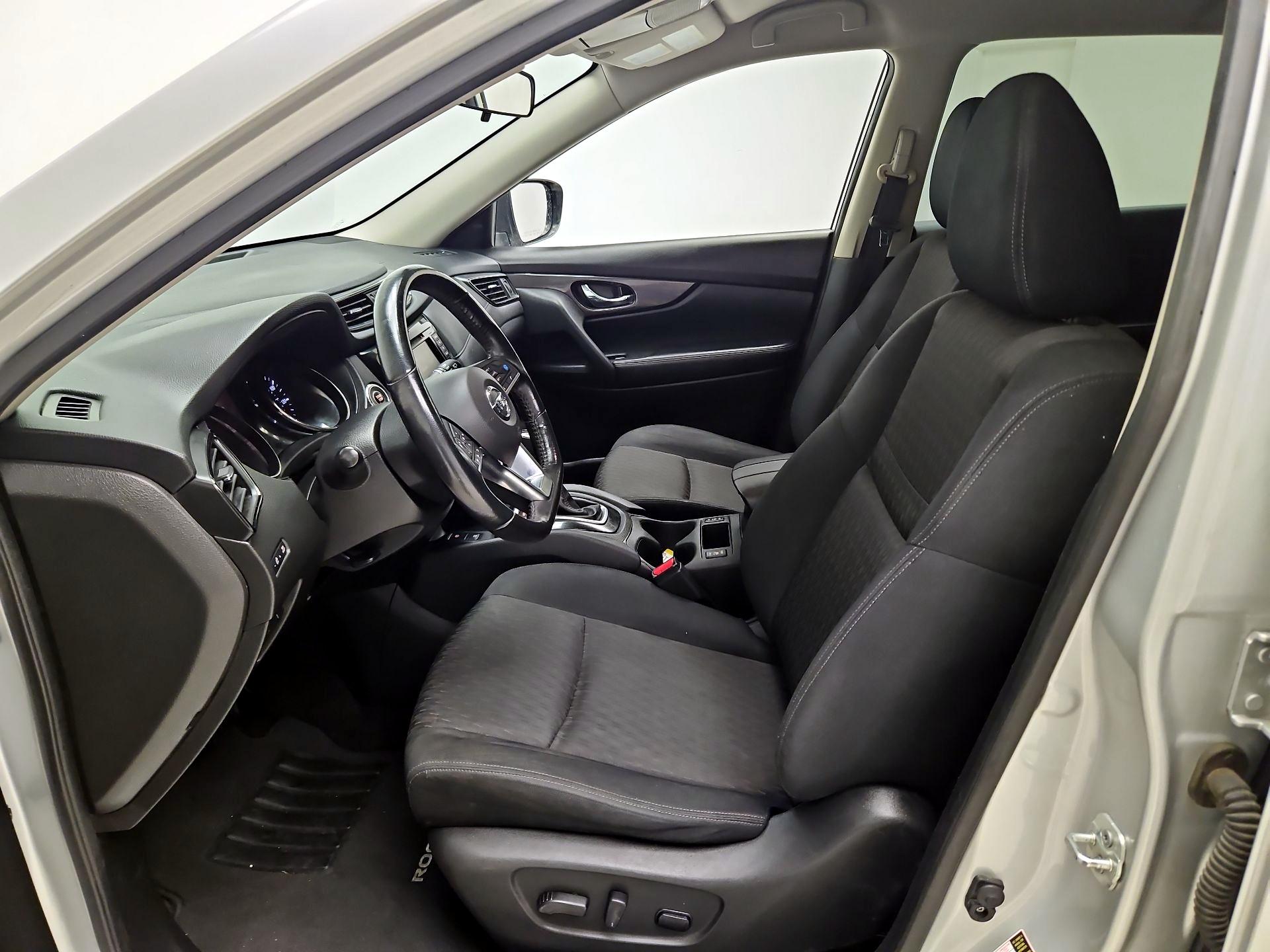 Thumbnail: 2019 Nissan Rogue - 11