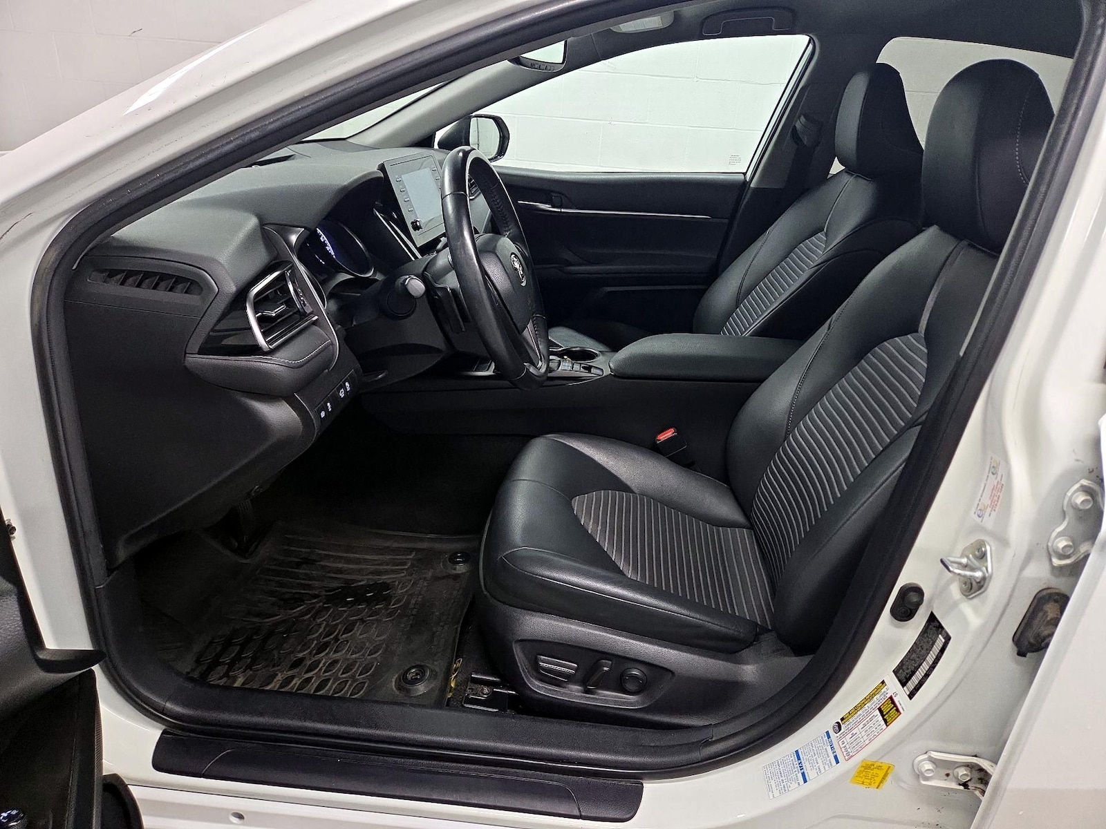 Power Seat(s) & Side Airbags