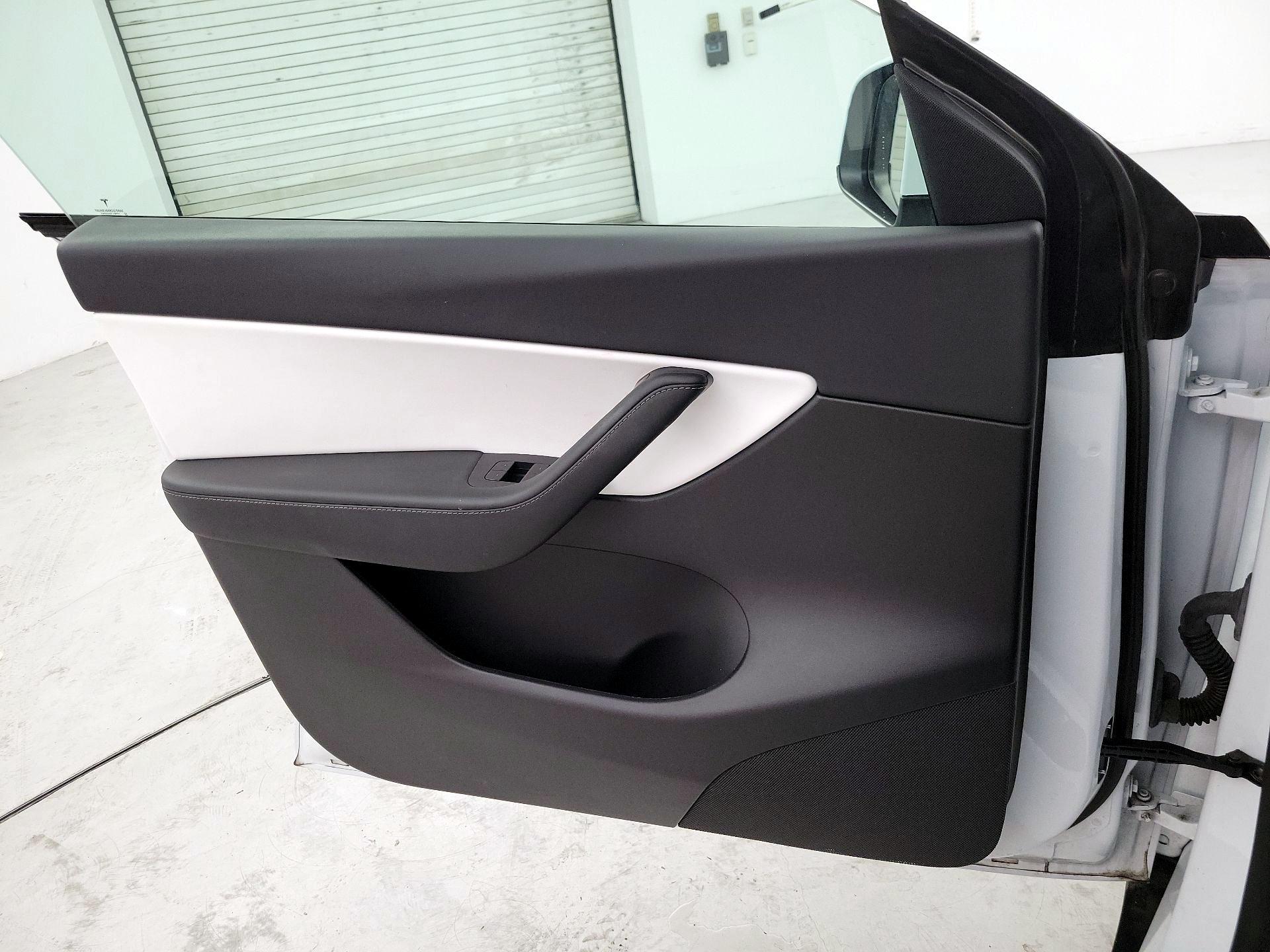 Thumbnail: 2022 Tesla Model Y - 12