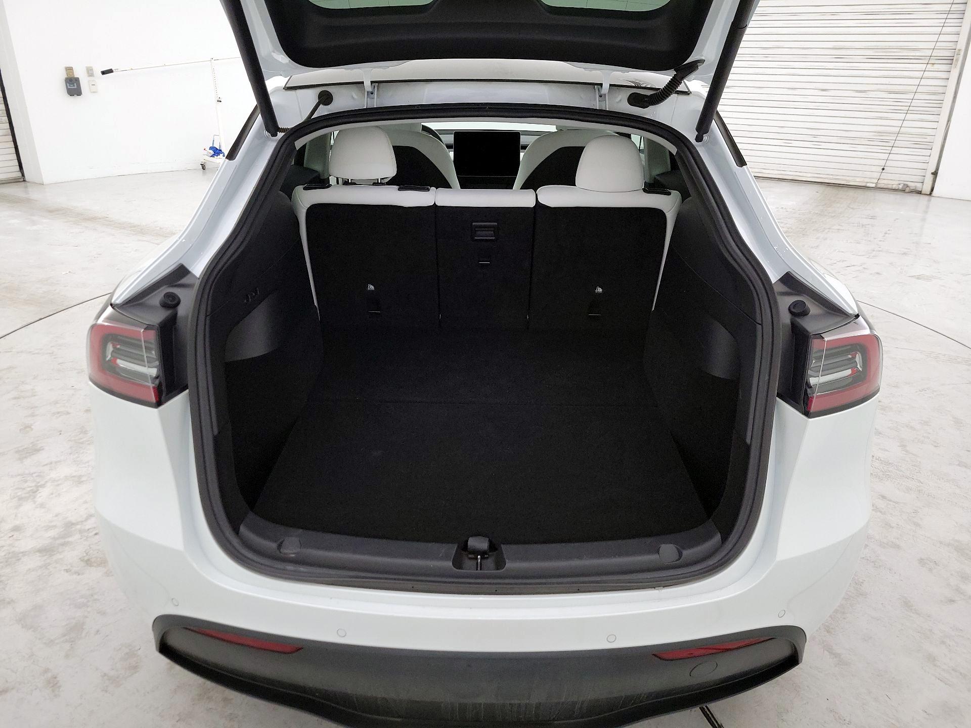 Thumbnail: 2022 Tesla Model Y - 19