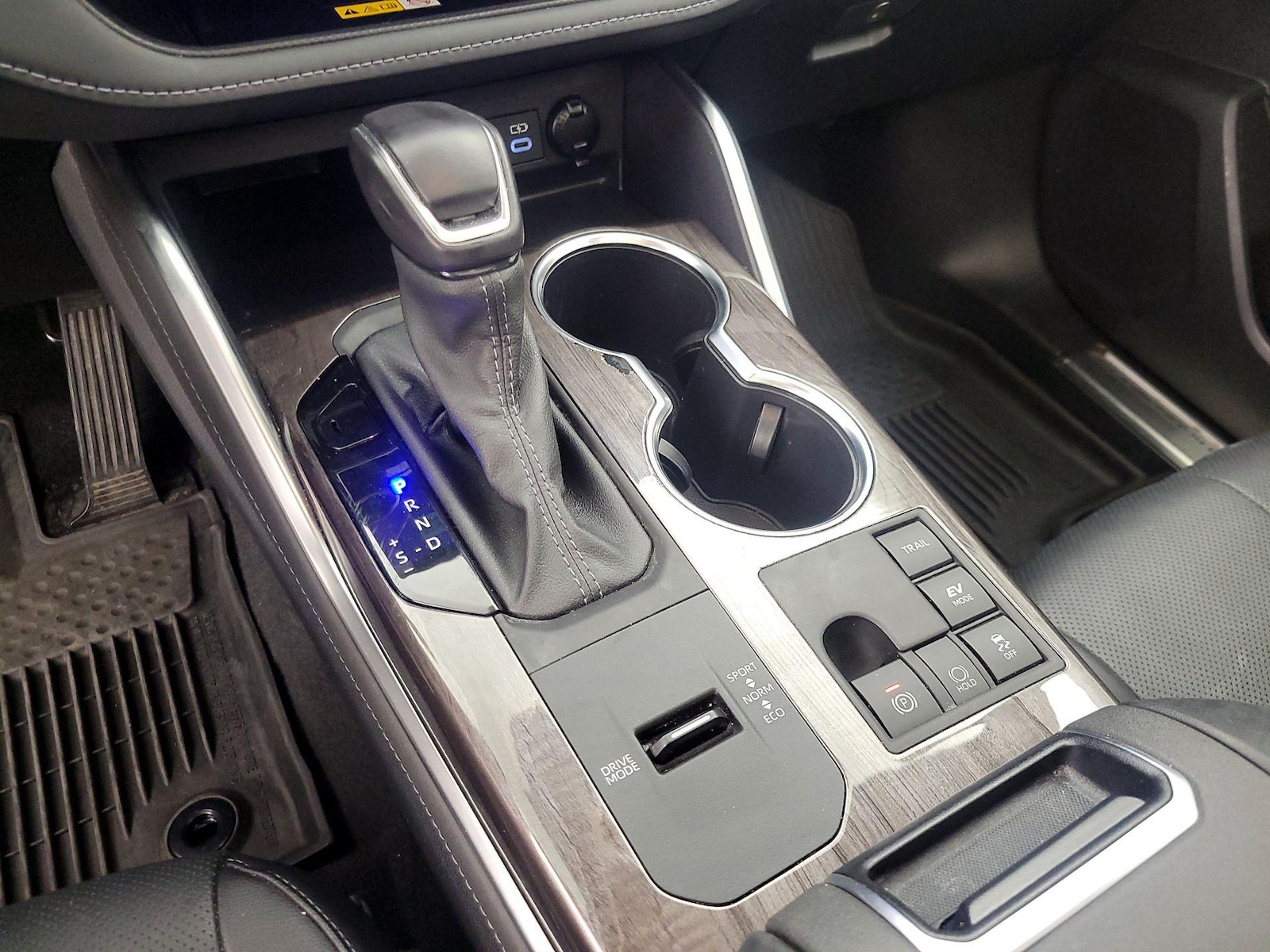 2024 Toyota Highlander Platinum - Photo 18